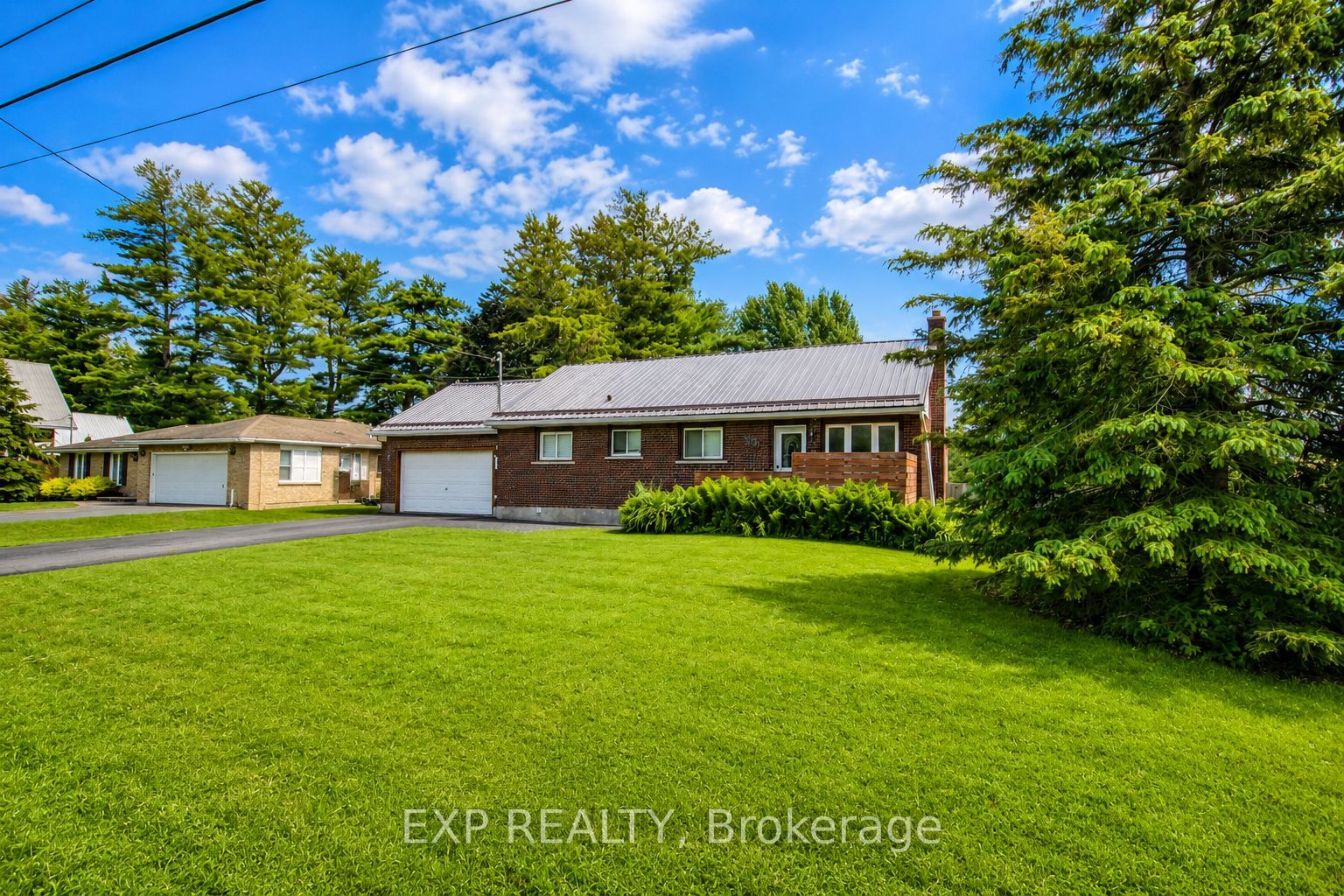 832 Tollgate Road W Property Photo 1