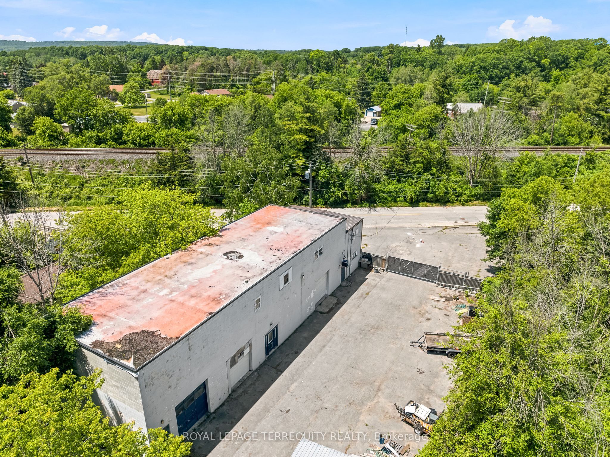 177 W Davis Street Property Photo 6