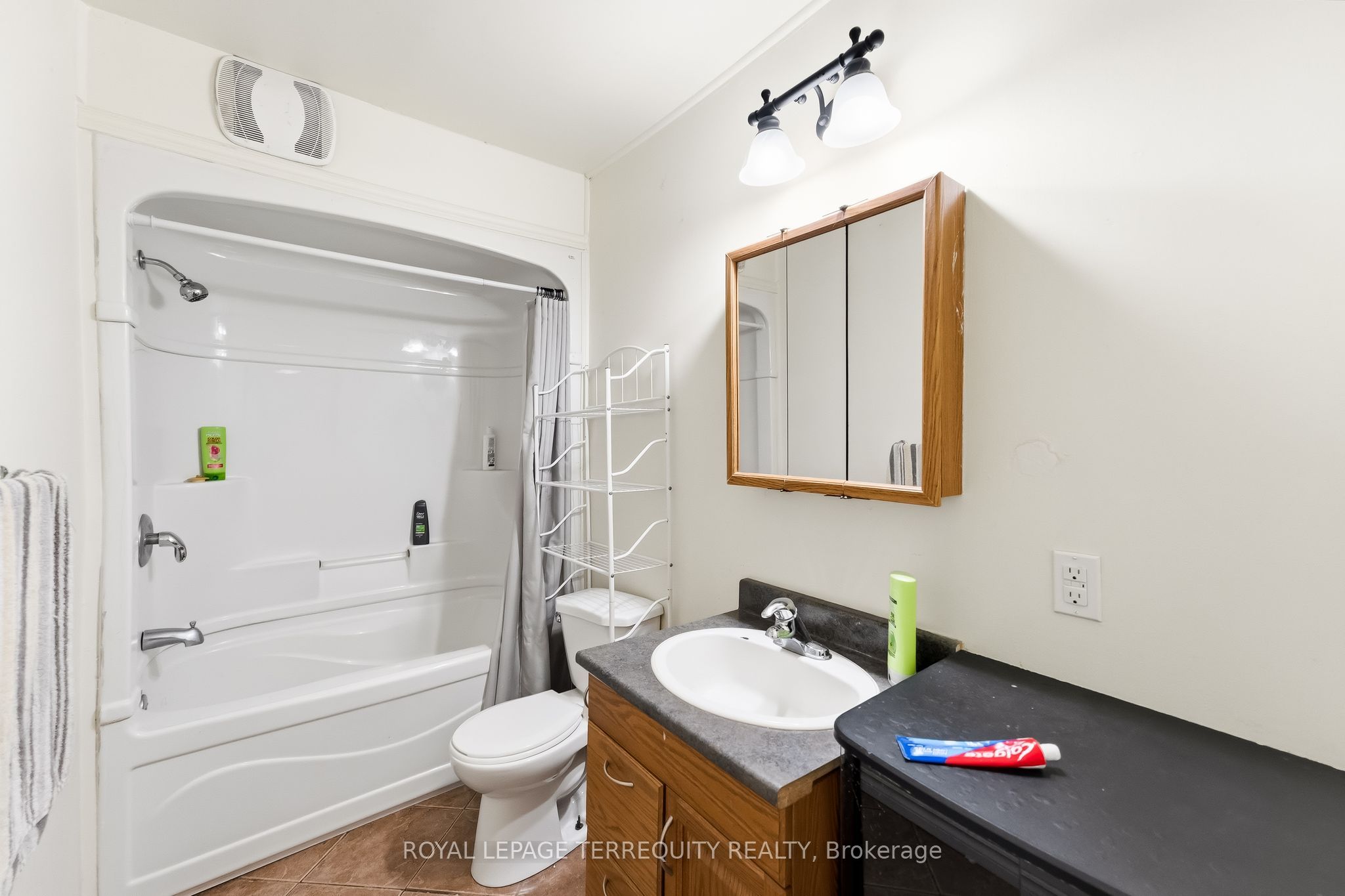 177 W Davis Street Property Photo 16