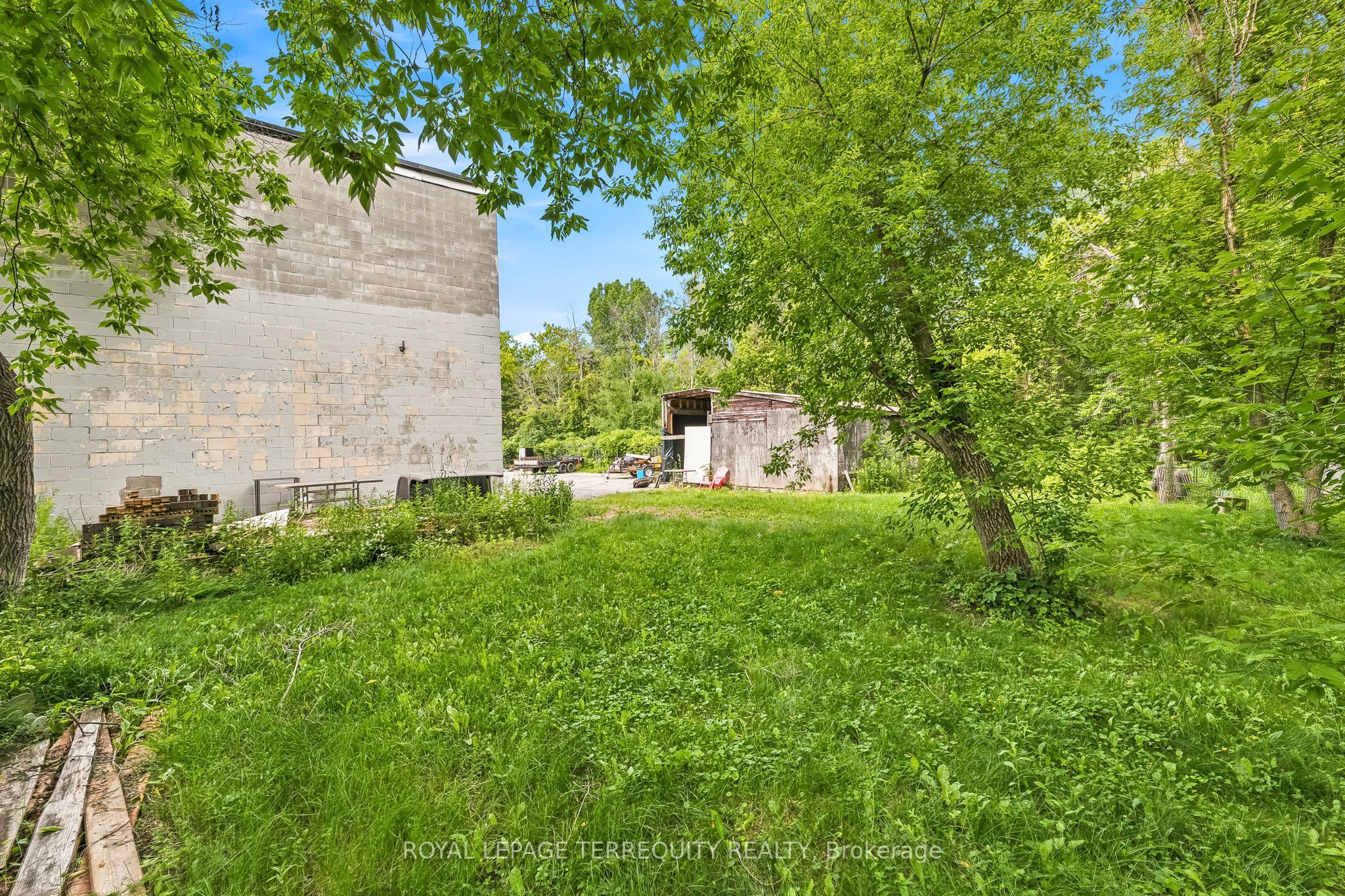 177 W Davis Street Property Photo 33