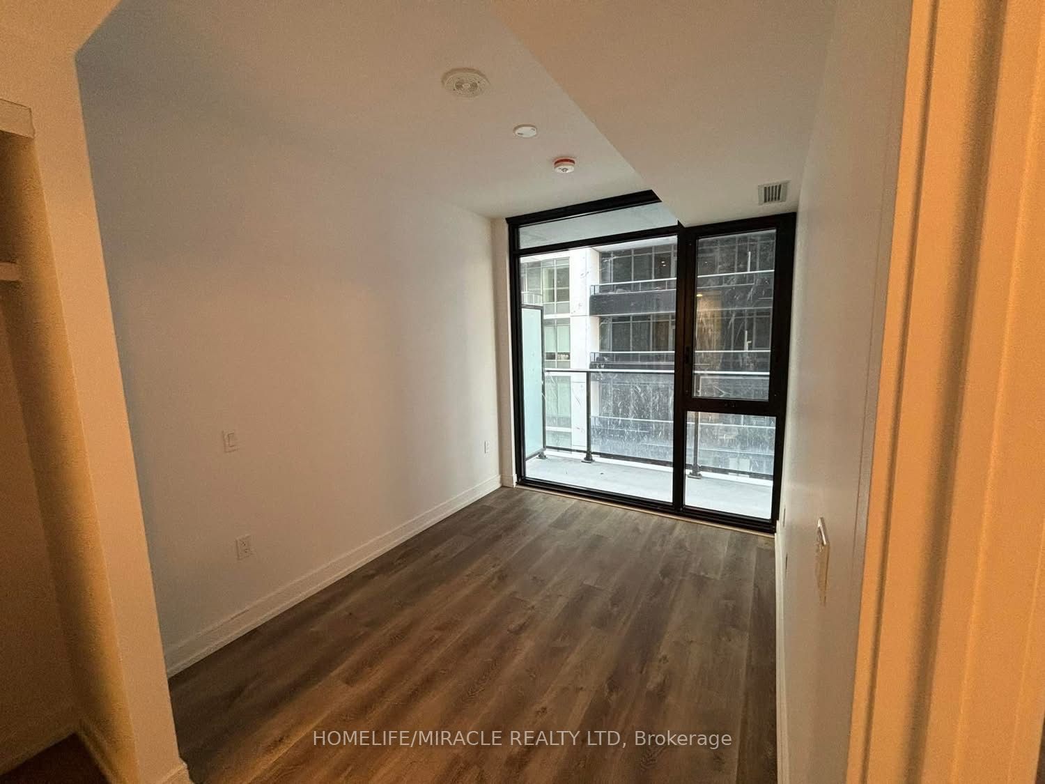 1 Jarvis Street 618 Property Photo 7