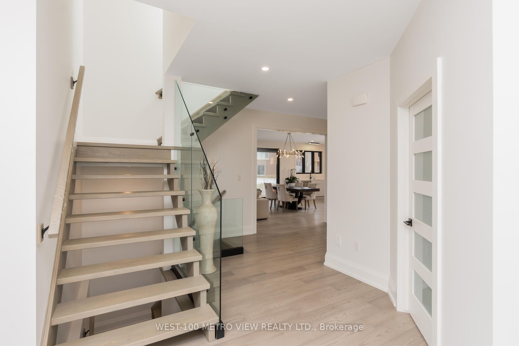 3607 Carolinia Court Property Photo 4