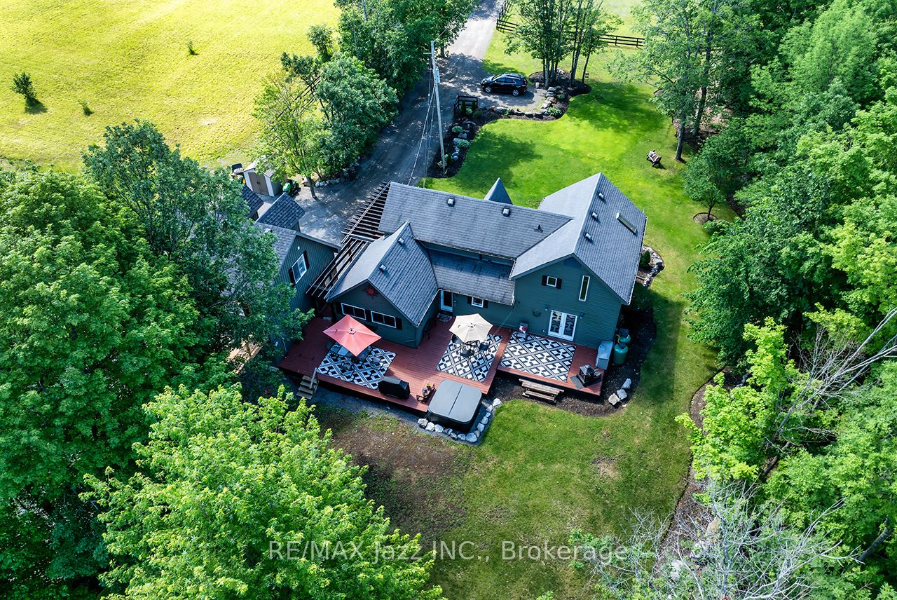 641 Enright Road Property Photo 4