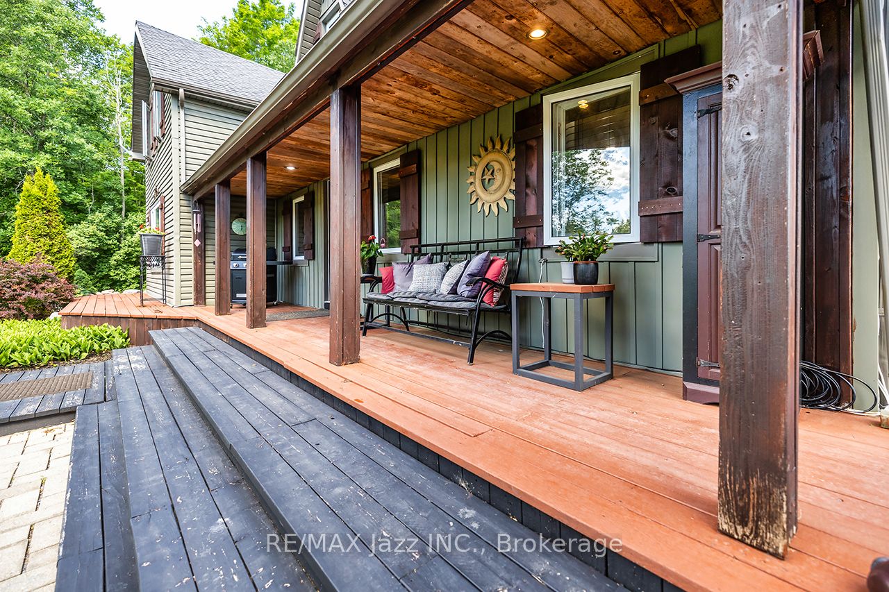 641 Enright Road Property Photo 6