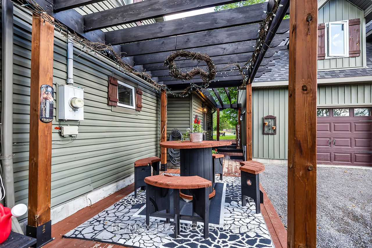 641 Enright Road Property Photo 7