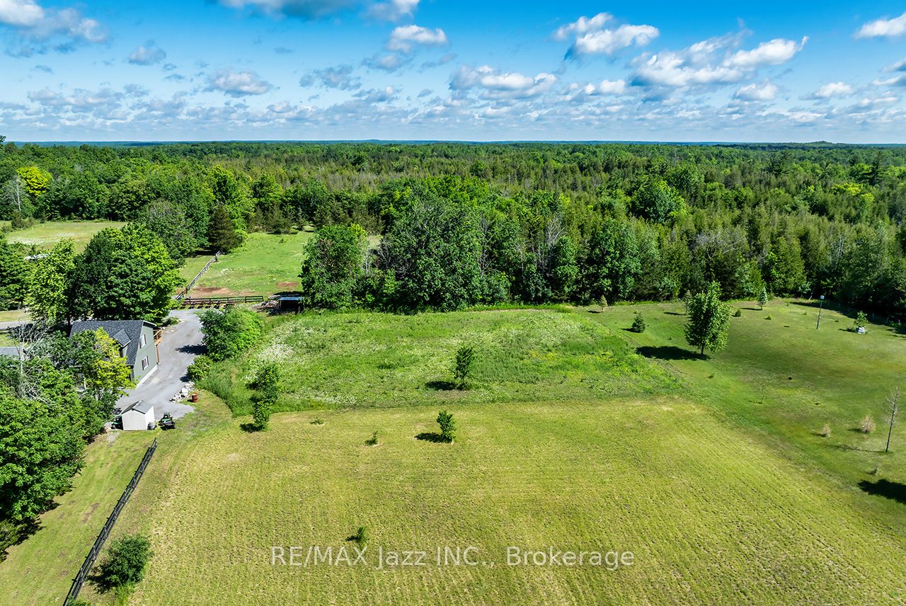 641 Enright Road Property Photo 8