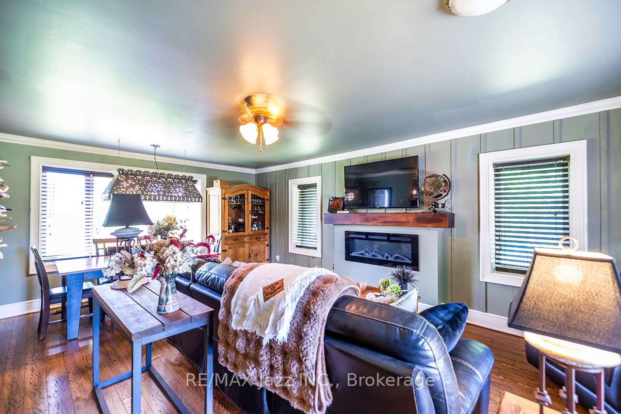 641 Enright Road Property Photo 14