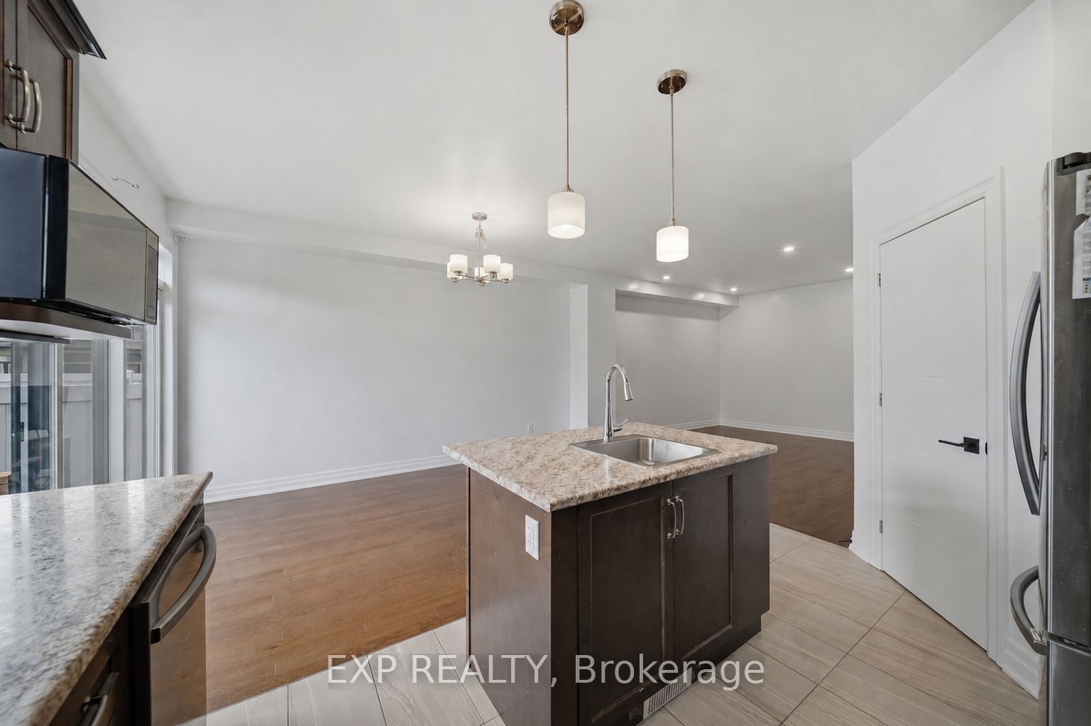 2007 Berne Street Property Photo 9