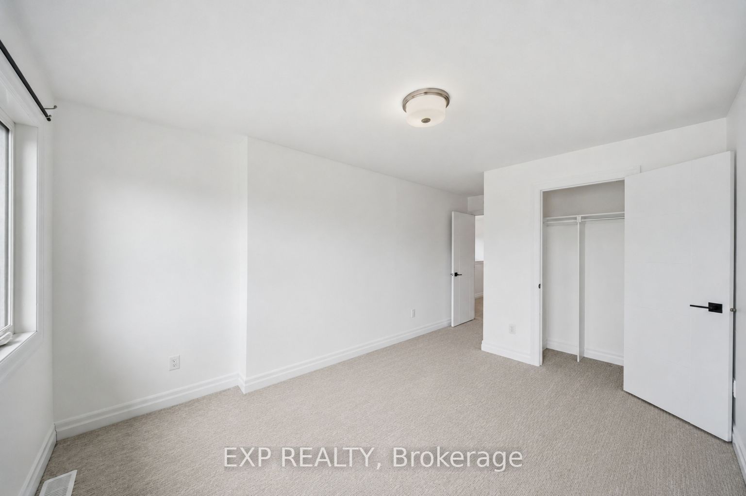 2007 Berne Street Property Photo 18