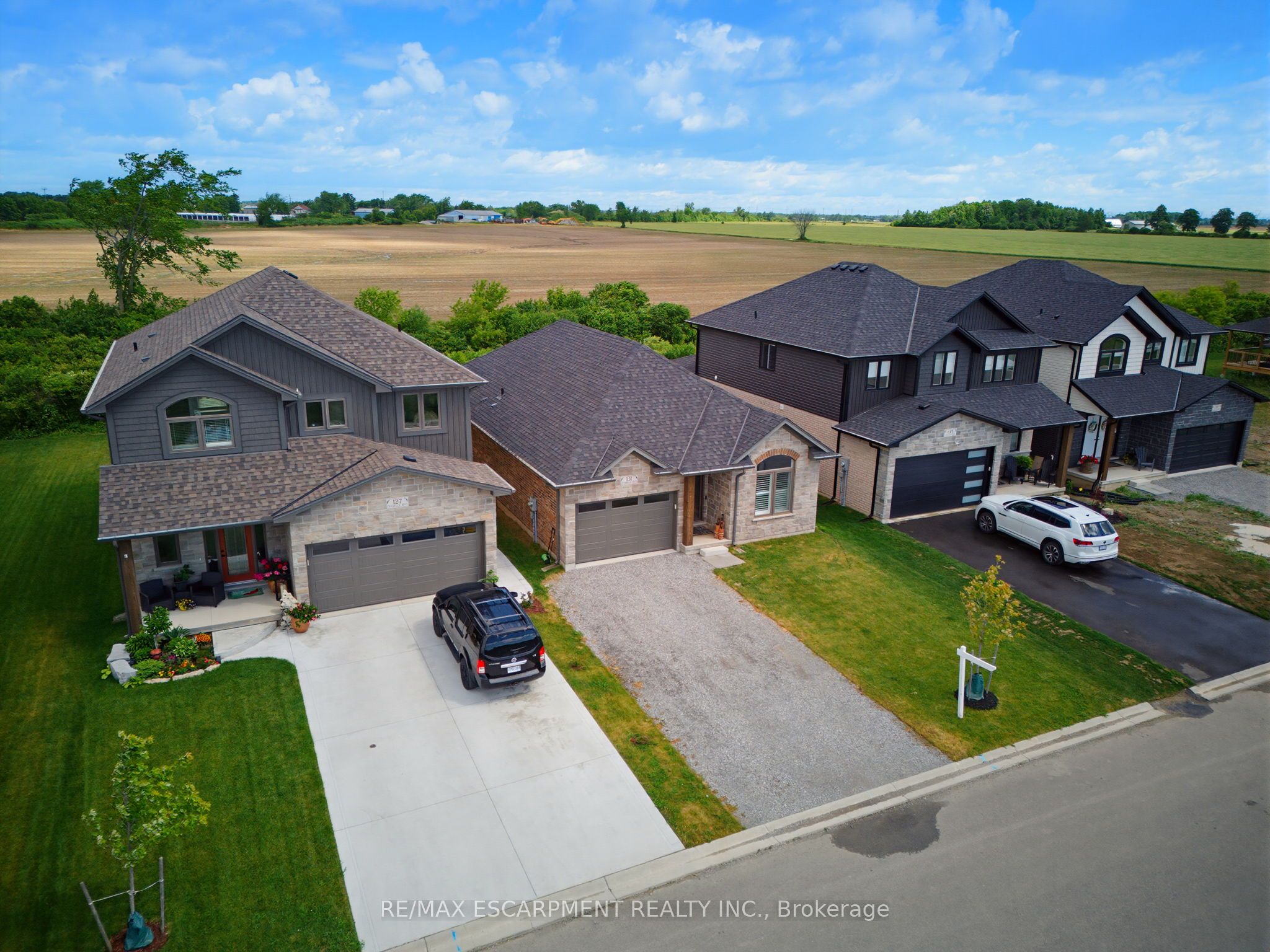 131 Craddock Boulevard Property Photo 2