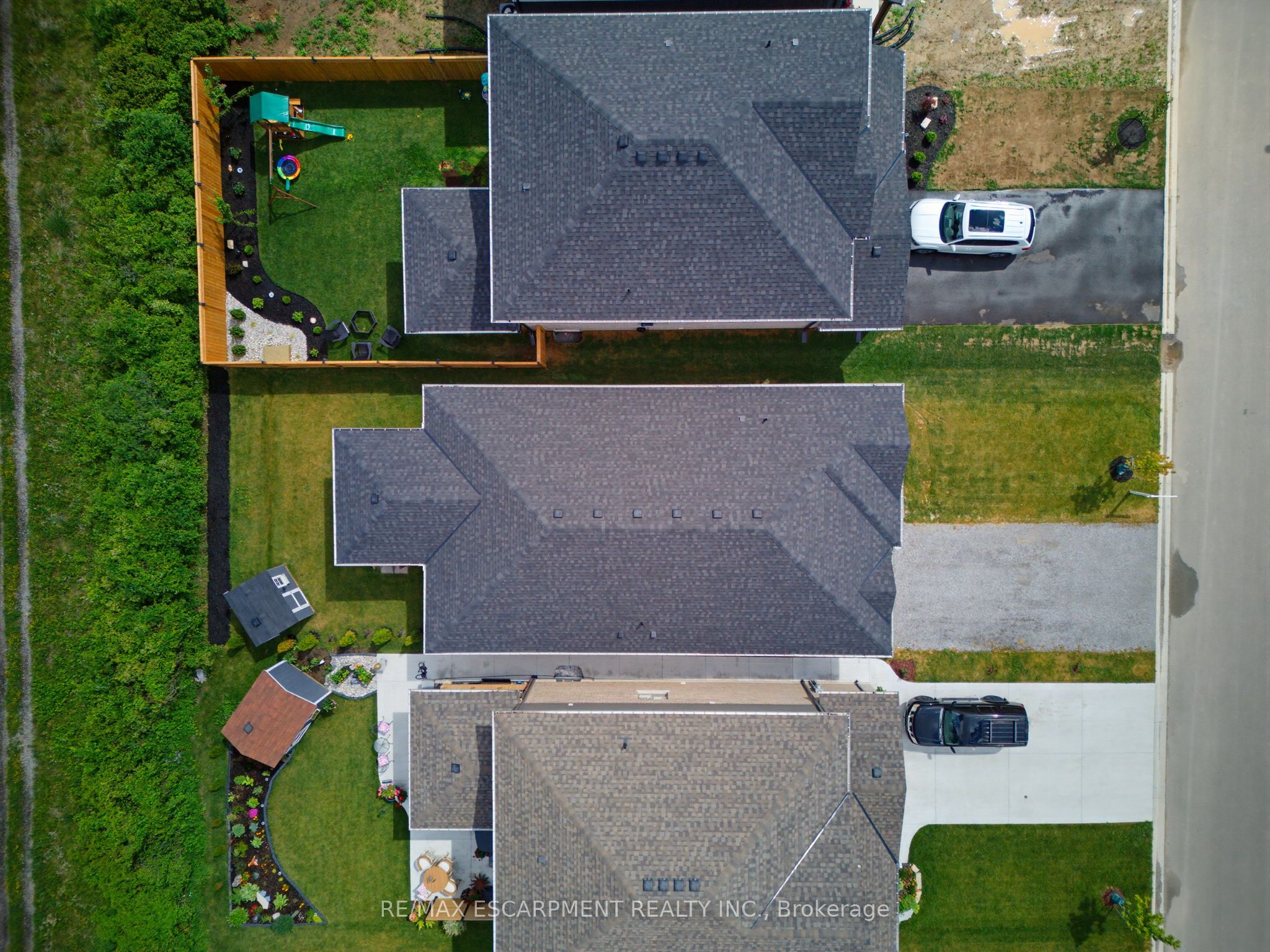 131 Craddock Boulevard Property Photo 3