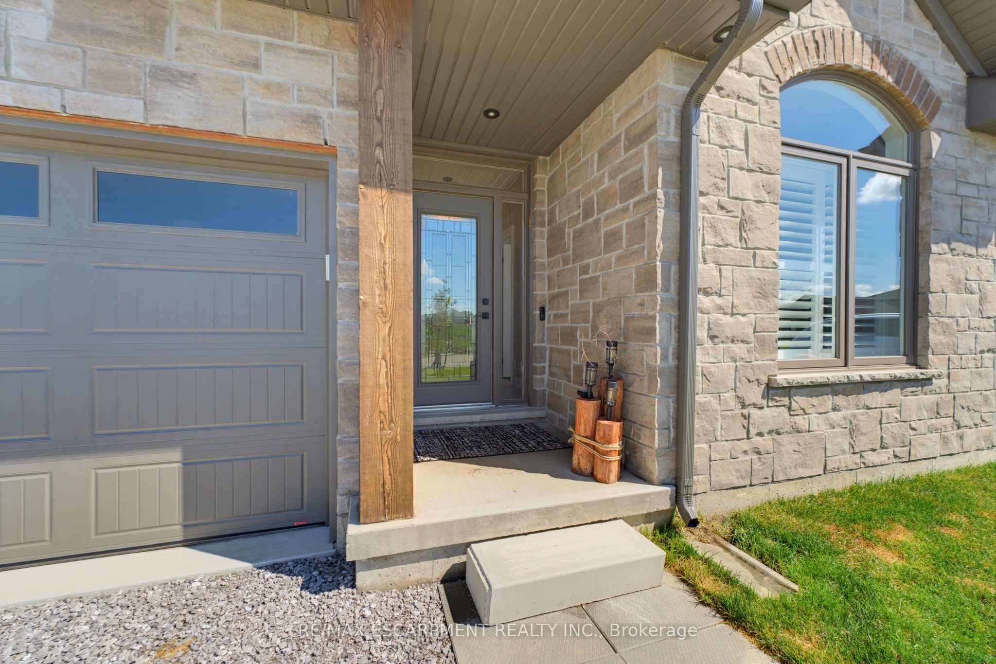 131 Craddock Boulevard Property Photo 8