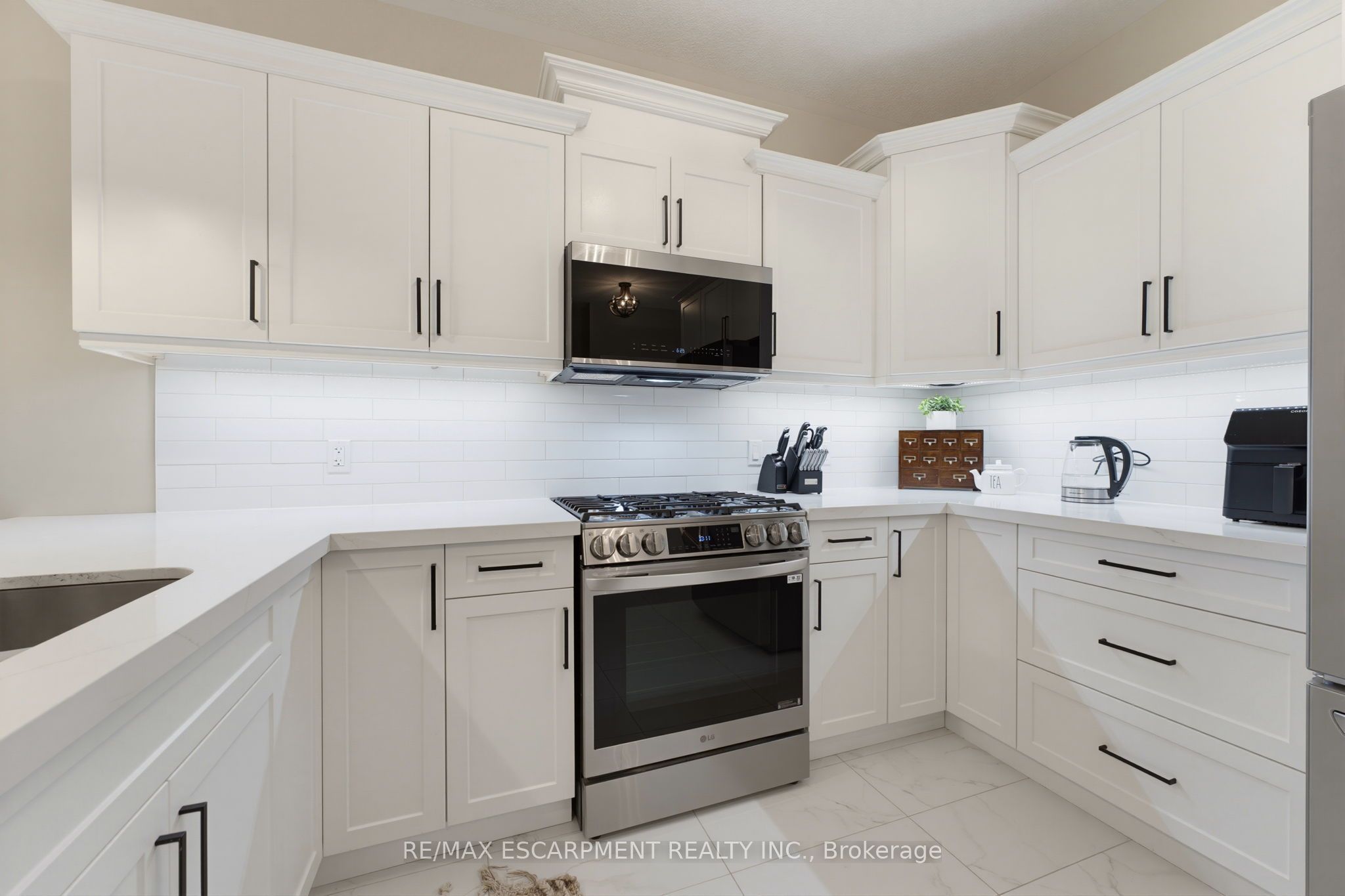 131 Craddock Boulevard Property Photo 12
