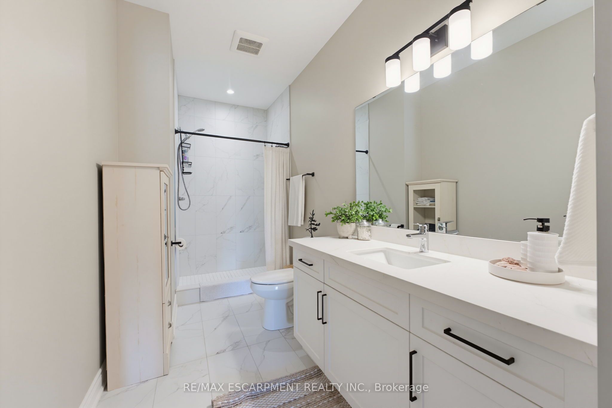 131 Craddock Boulevard Property Photo 20