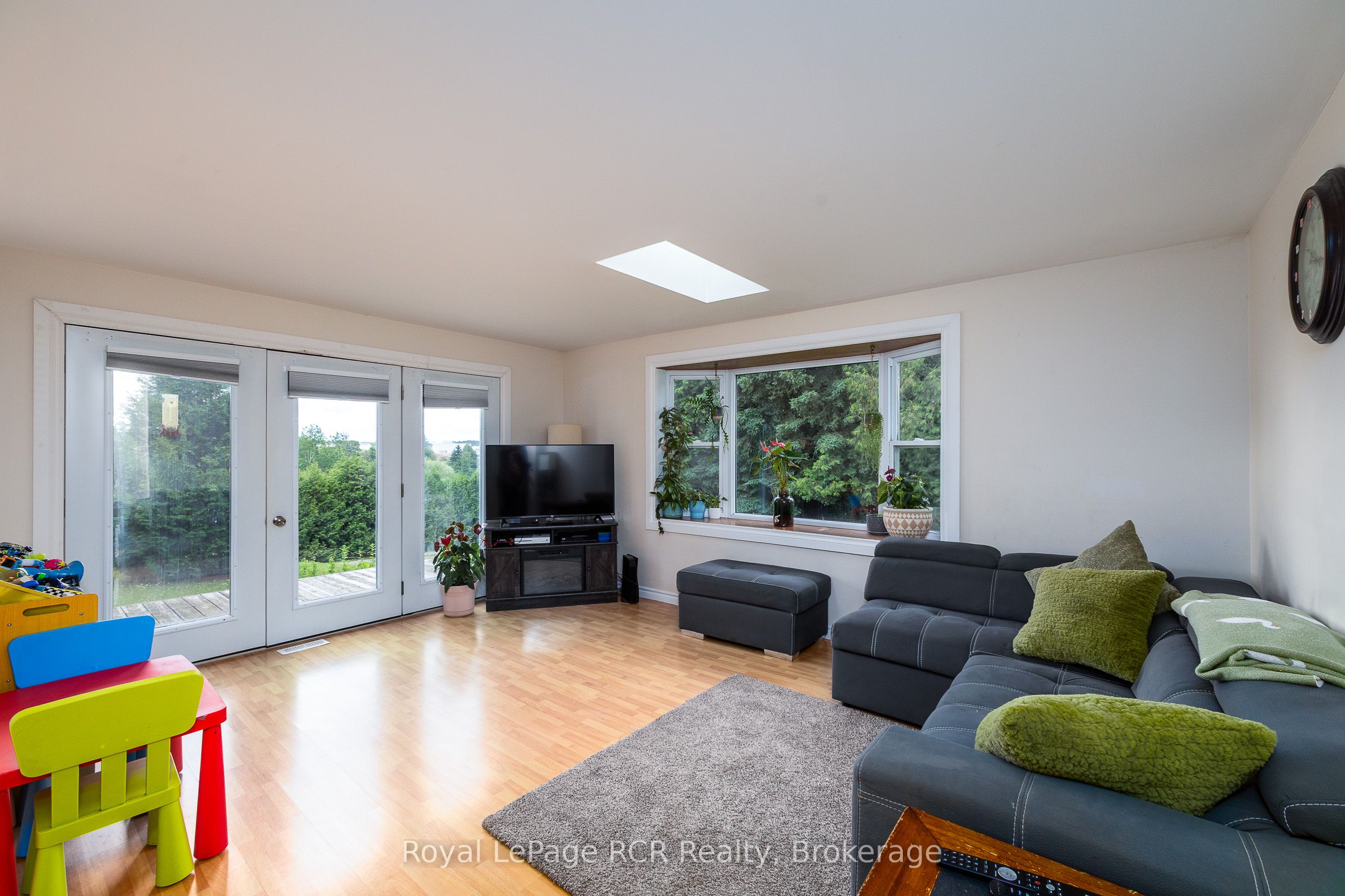 775355 Highway 10 Property Photo 7