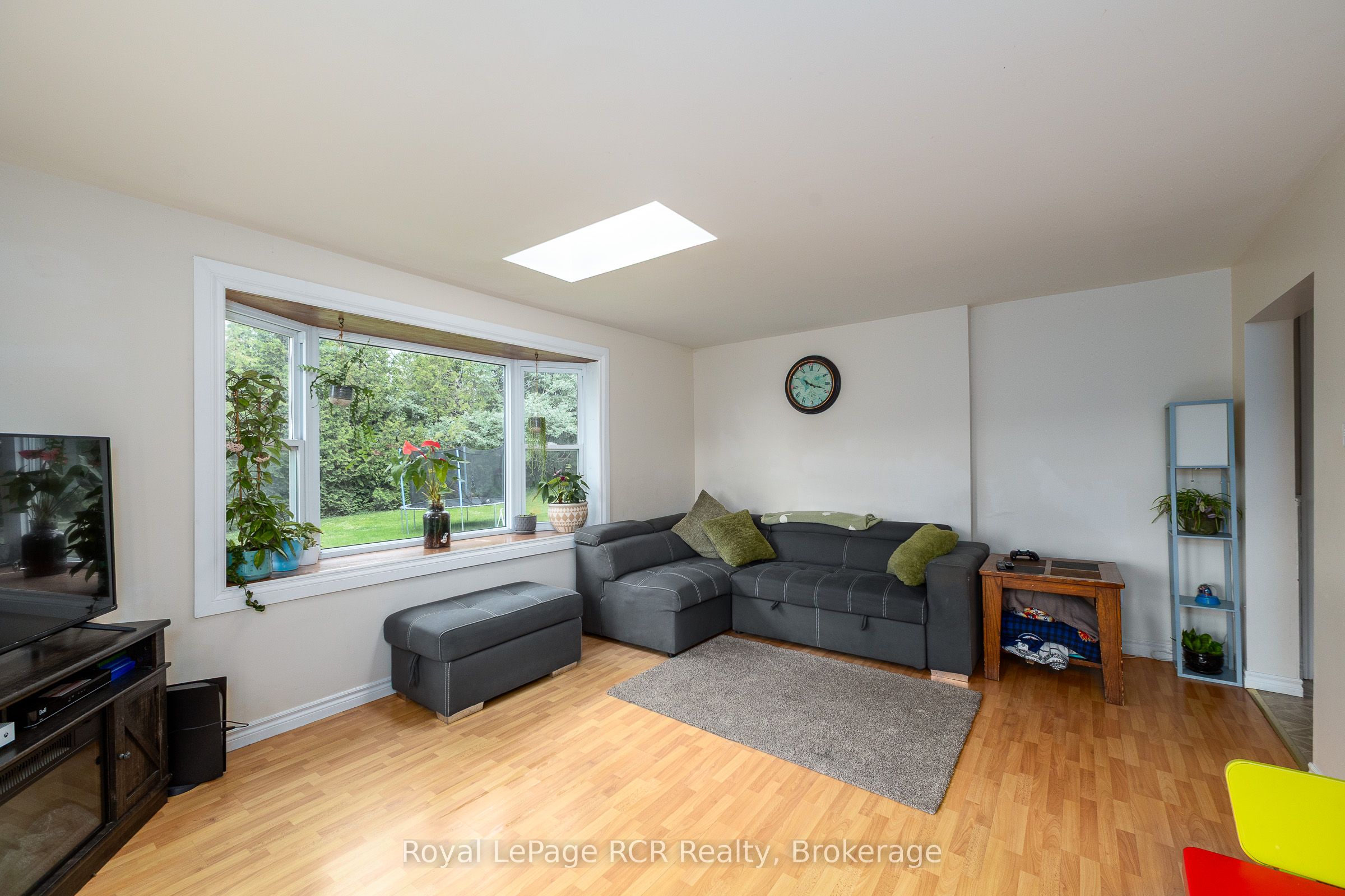 775355 Highway 10 Property Photo 8