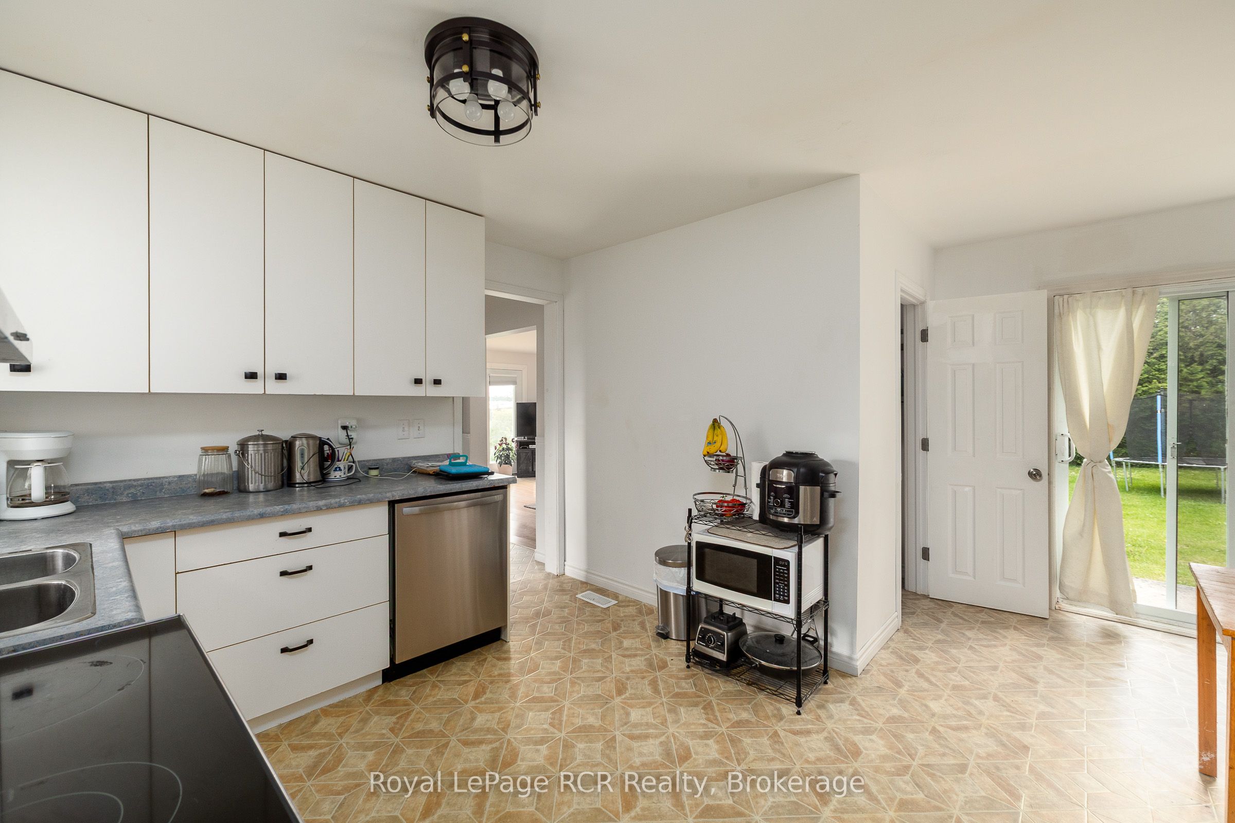 775355 Highway 10 Property Photo 10