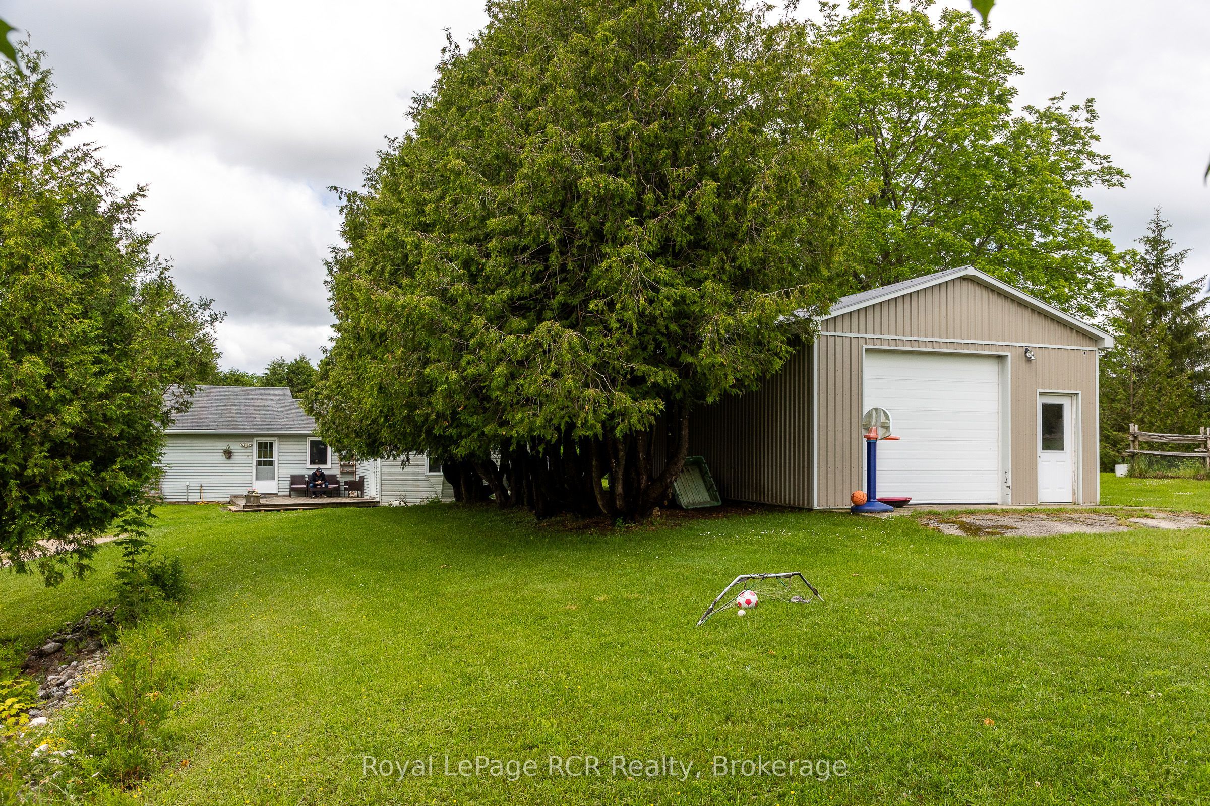 775355 Highway 10 Property Photo 25