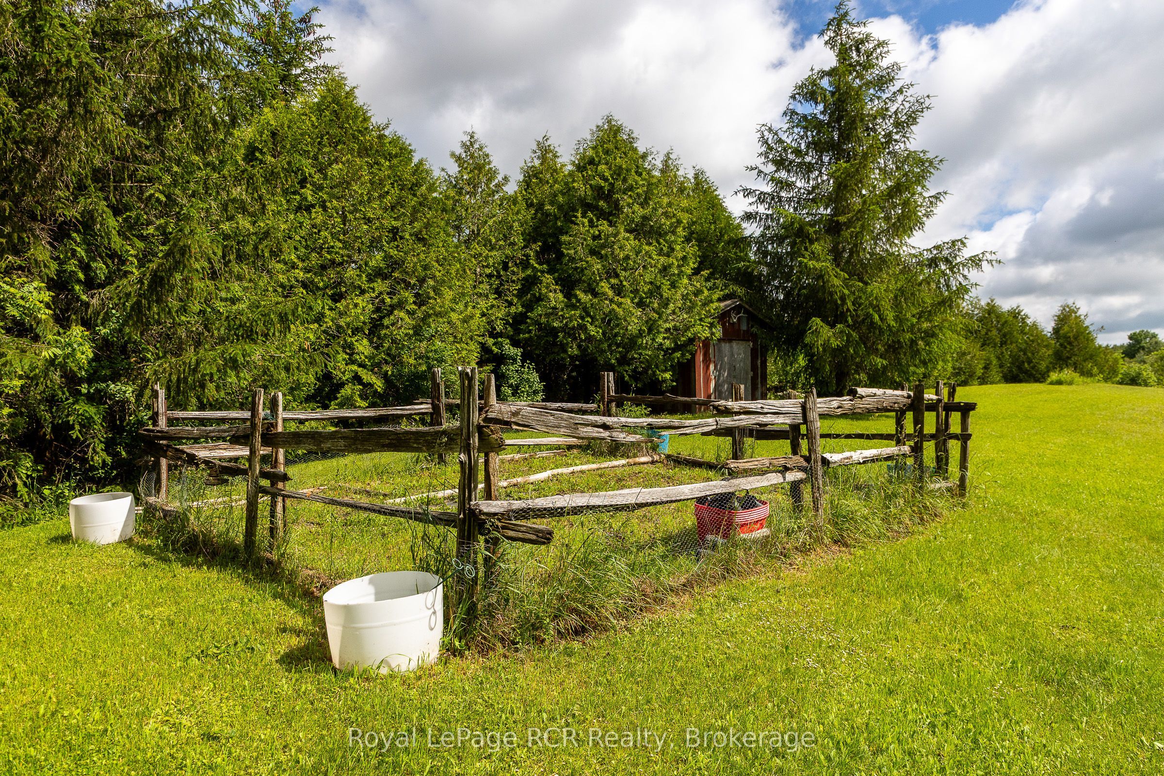 775355 Highway 10 Property Photo 26