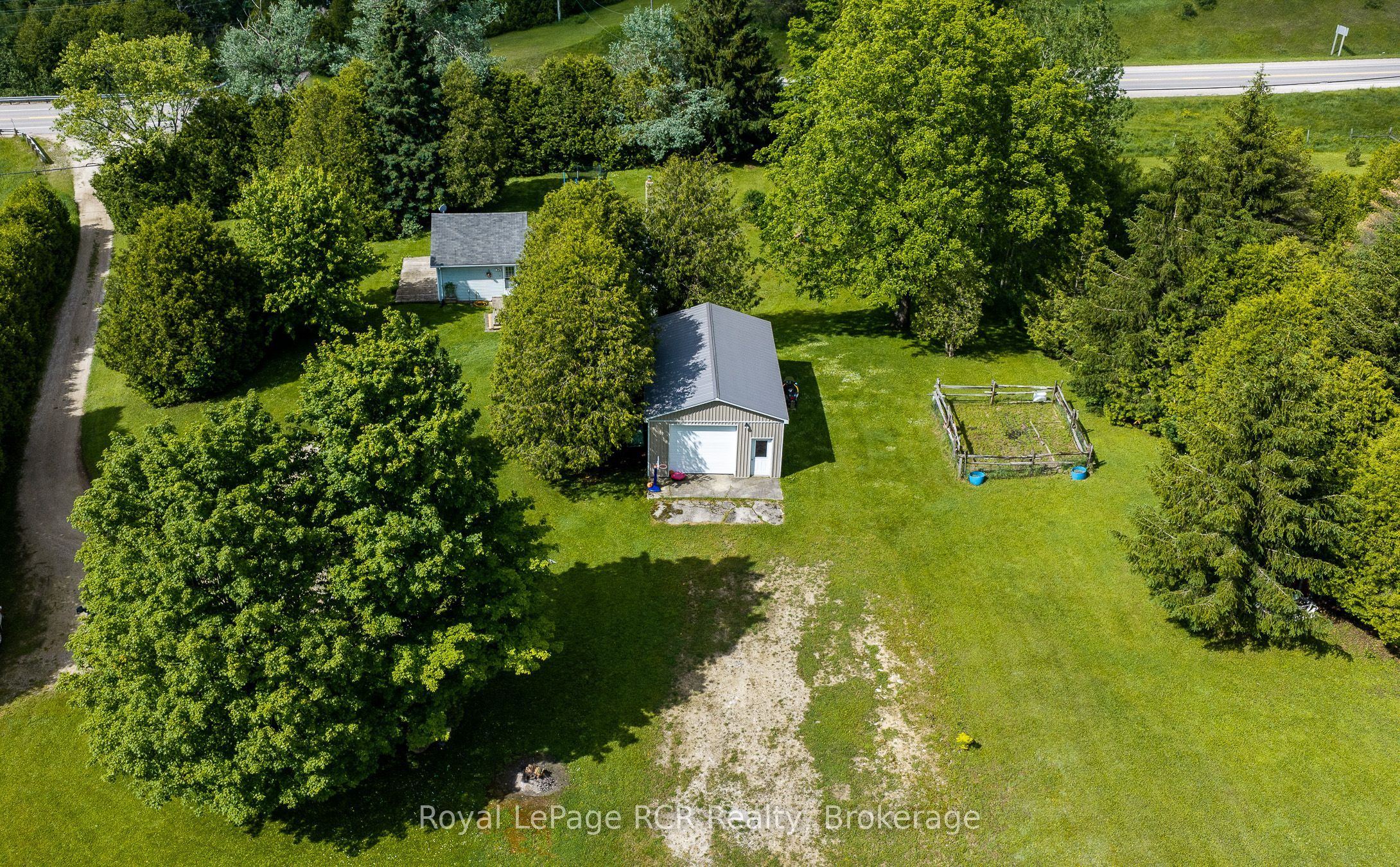 775355 Highway 10 Property Photo 35