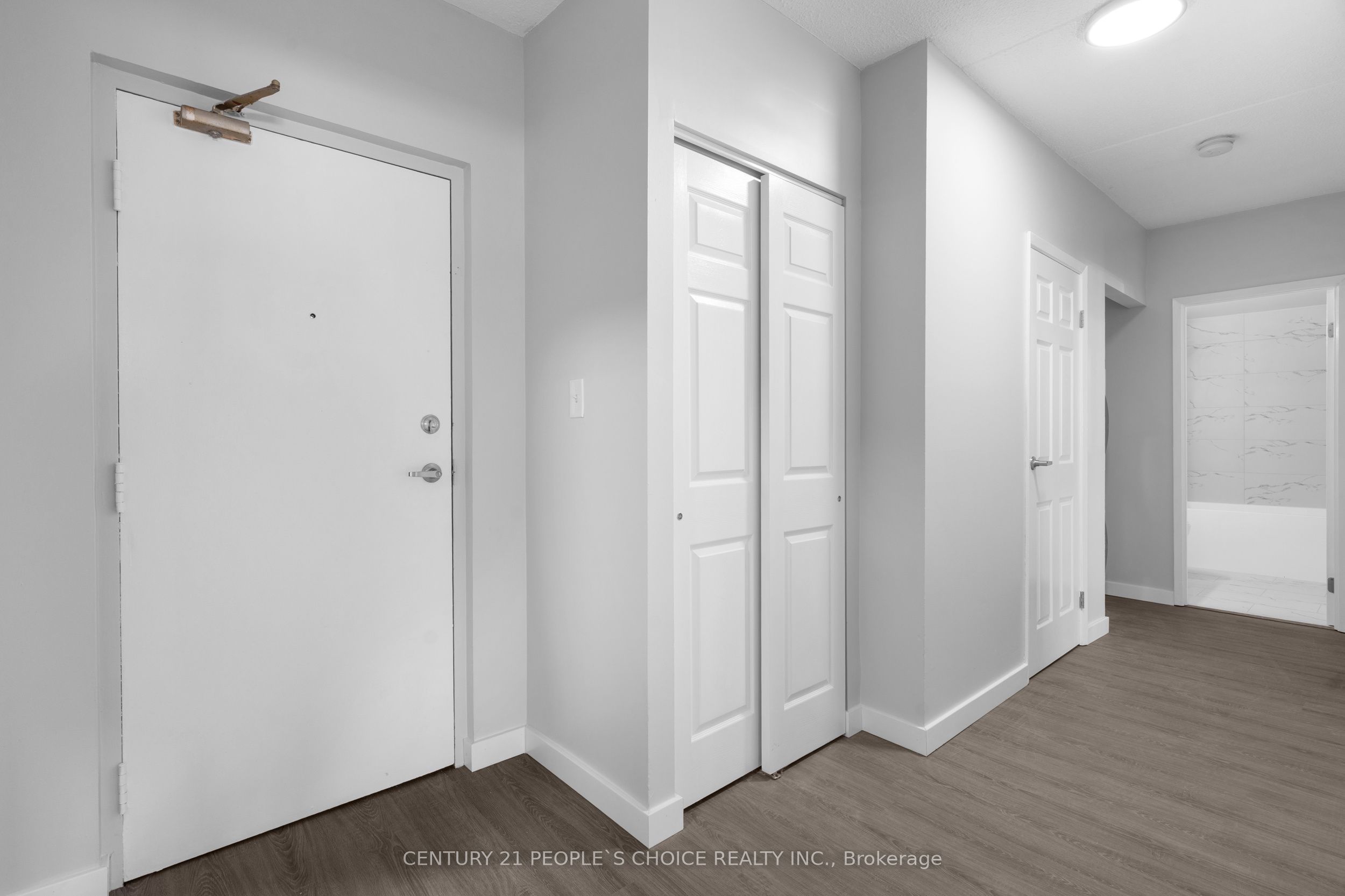 72 Main Street E 107 Property Photo 14