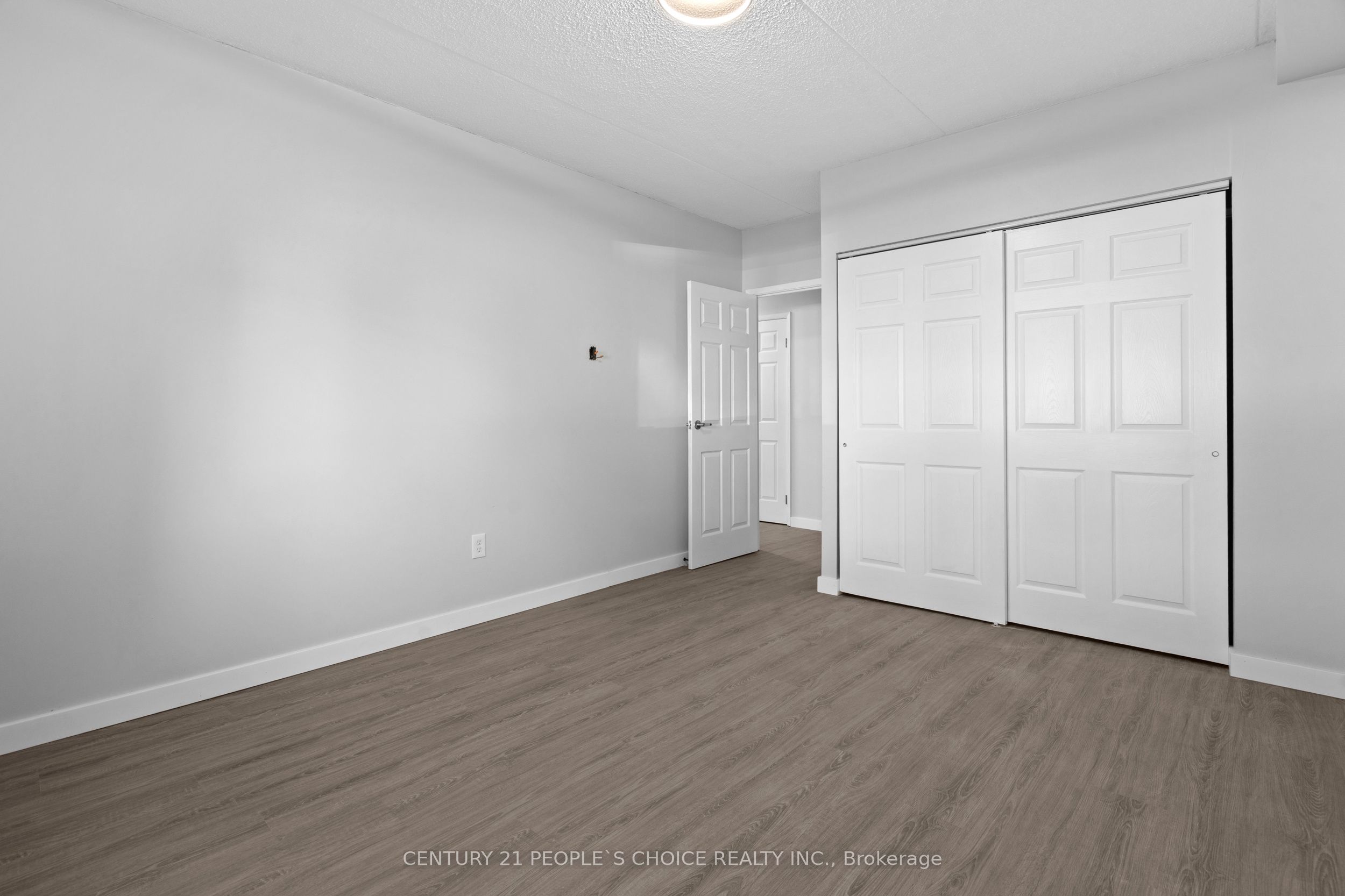 72 Main Street E 107 Property Photo 26