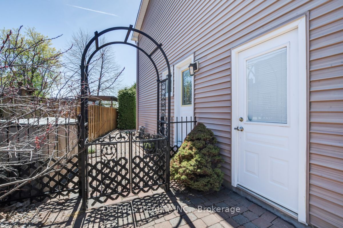 4388 Whittaker Crescent Property Photo 4