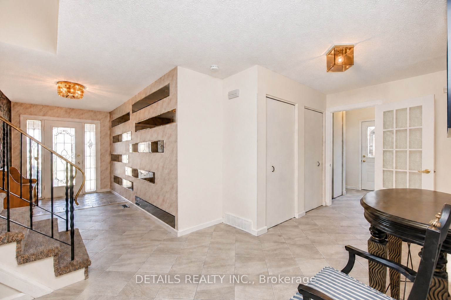 4388 Whittaker Crescent Property Photo 12