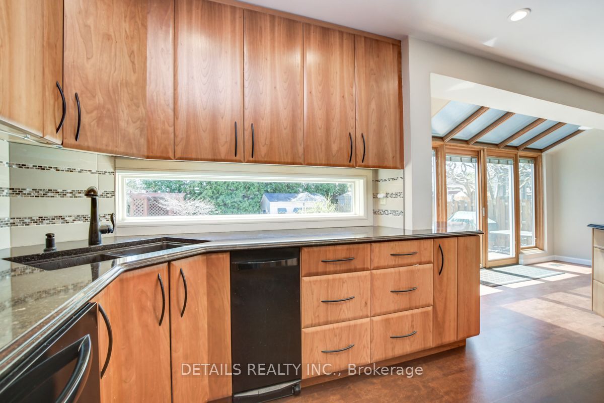 4388 Whittaker Crescent Property Photo 16
