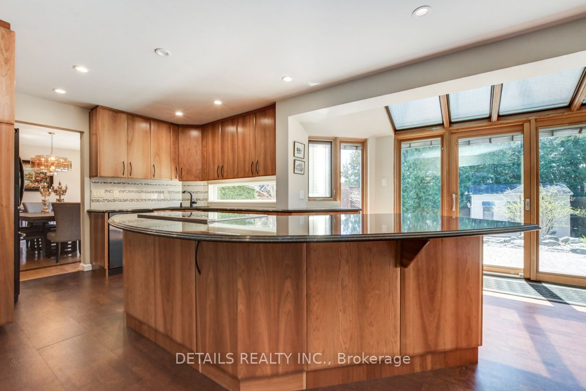 4388 Whittaker Crescent Property Photo 17