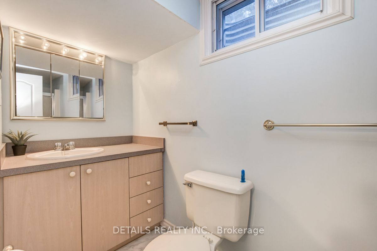 4388 Whittaker Crescent Property Photo 39