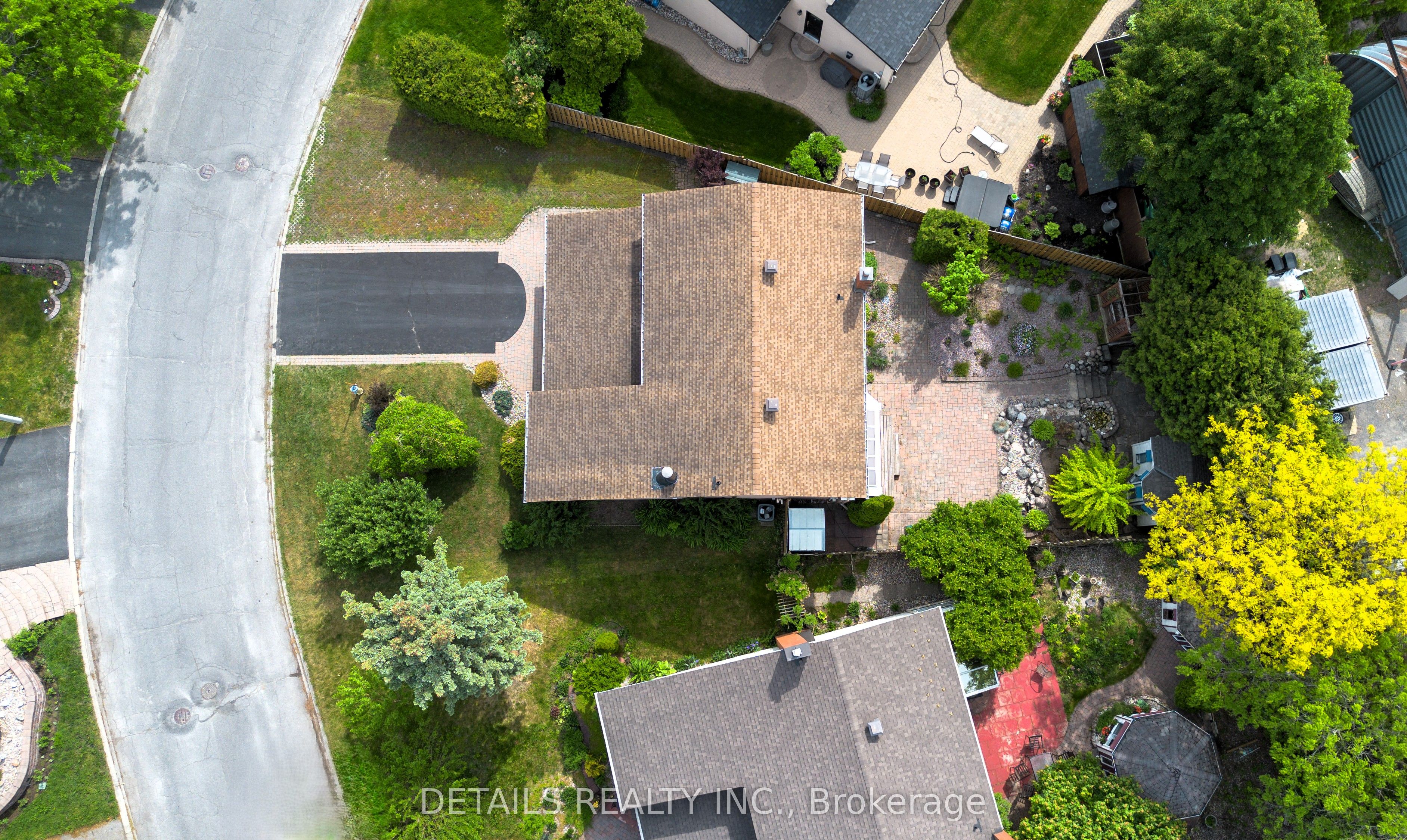 4388 Whittaker Crescent Property Photo 42