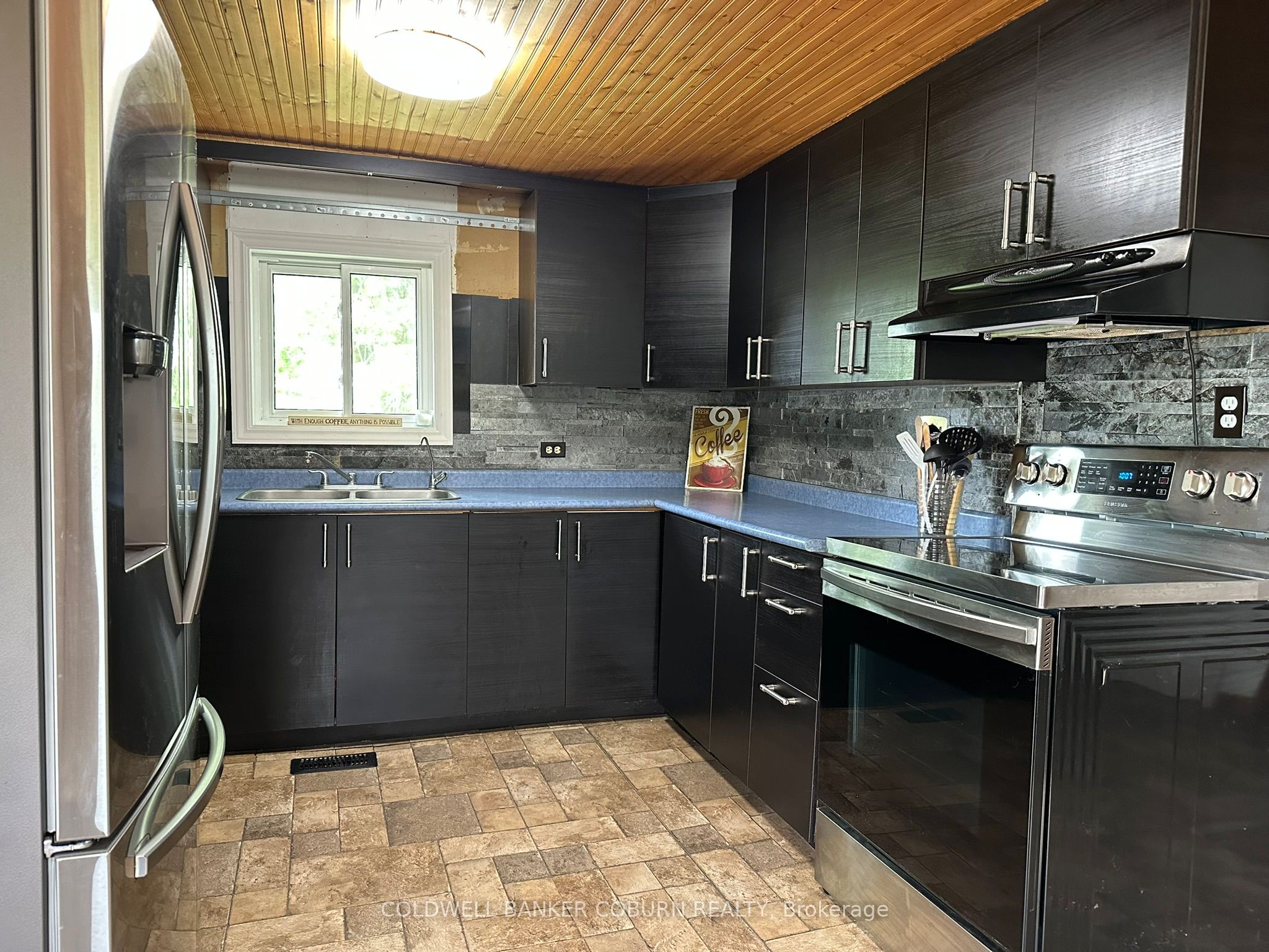 12169 Deeks Road Property Photo 3