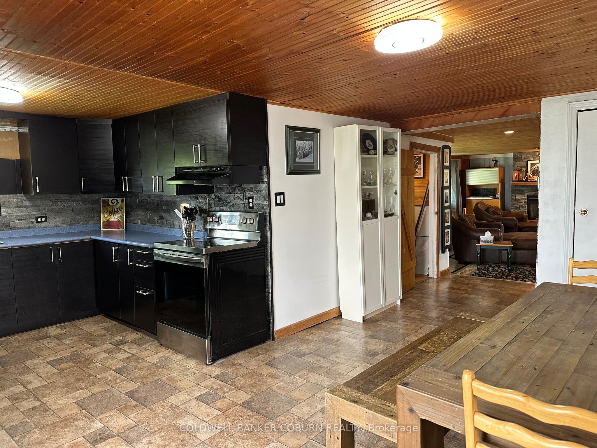 12169 Deeks Road Property Photo 4