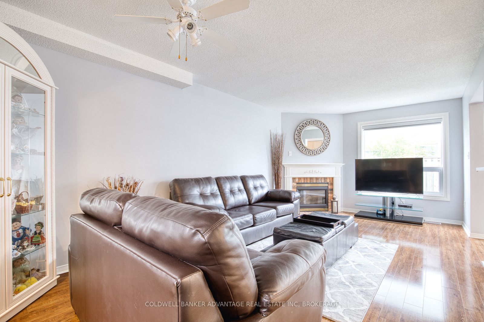 800 Paramount Drive 2 Property Photo 6