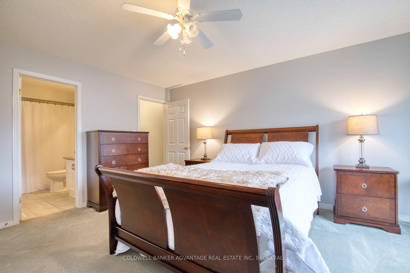 800 Paramount Drive 2 Property Photo 16