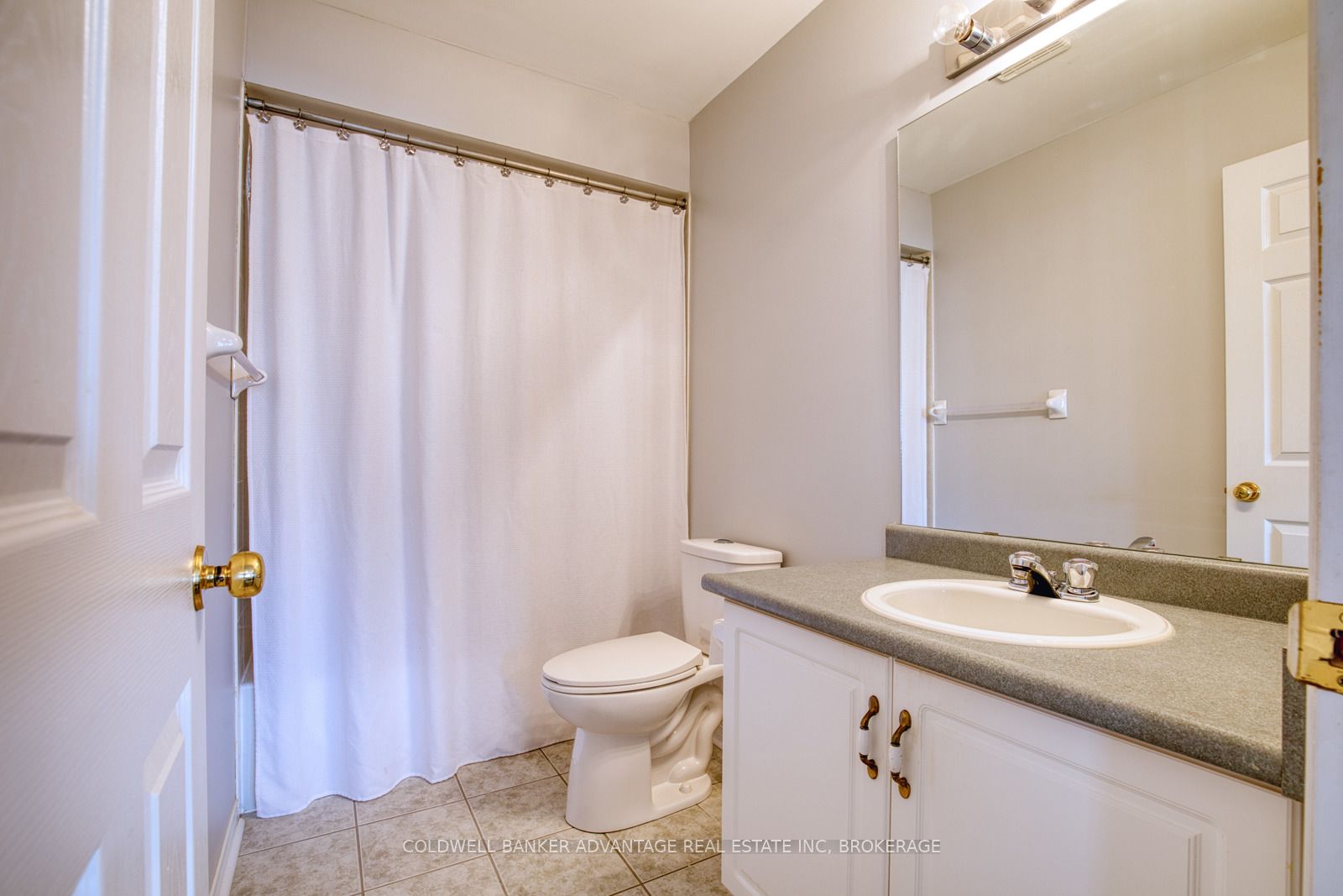 800 Paramount Drive 2 Property Photo 18