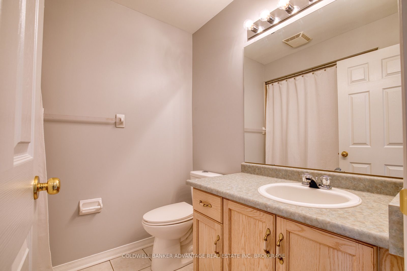 800 Paramount Drive 2 Property Photo 20