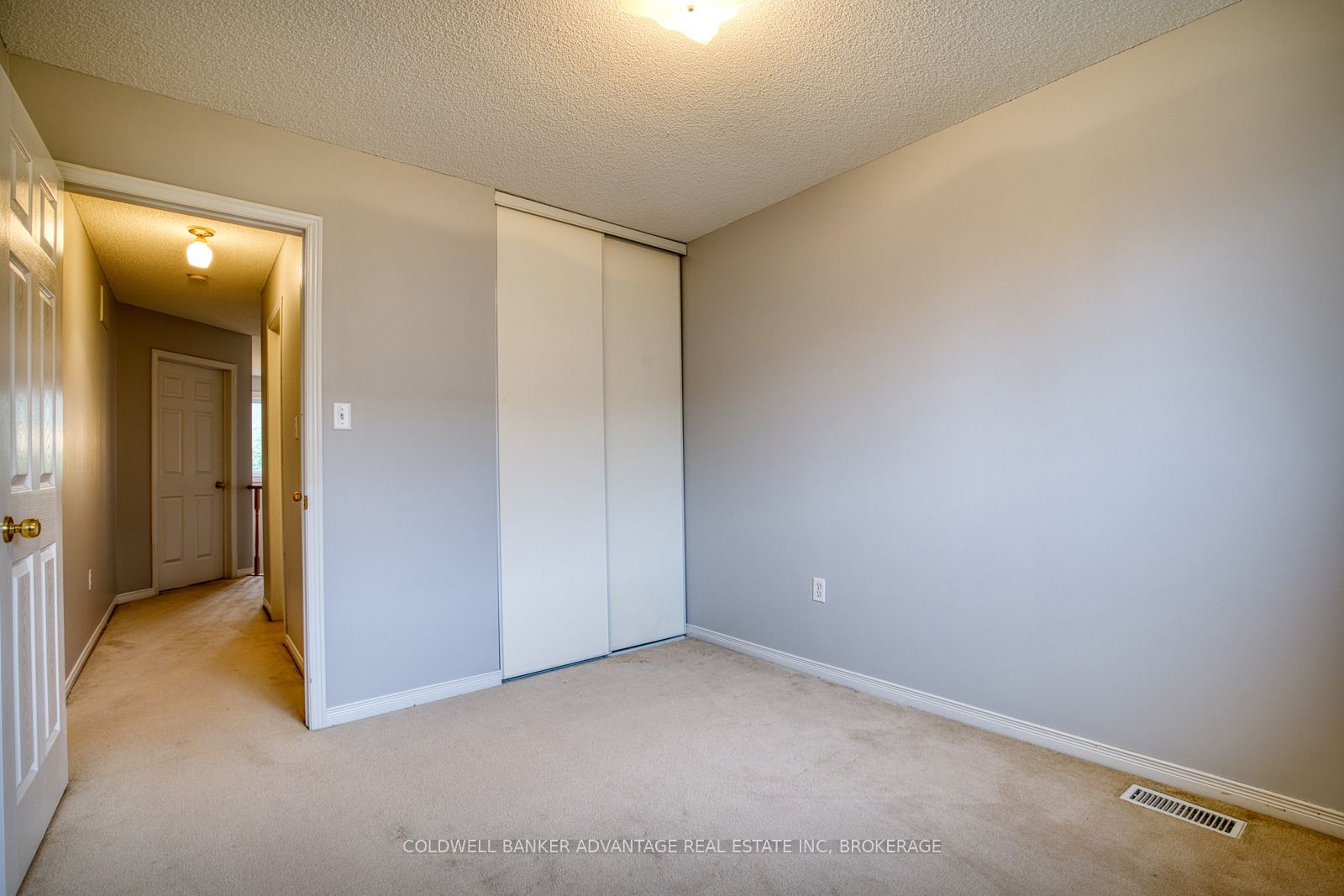 800 Paramount Drive 2 Property Photo 22