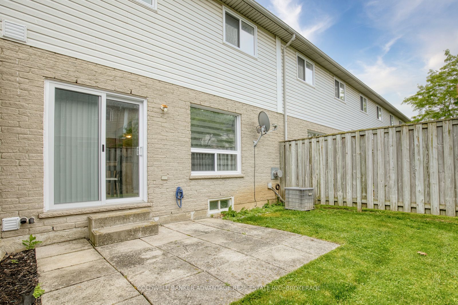 800 Paramount Drive 2 Property Photo 27
