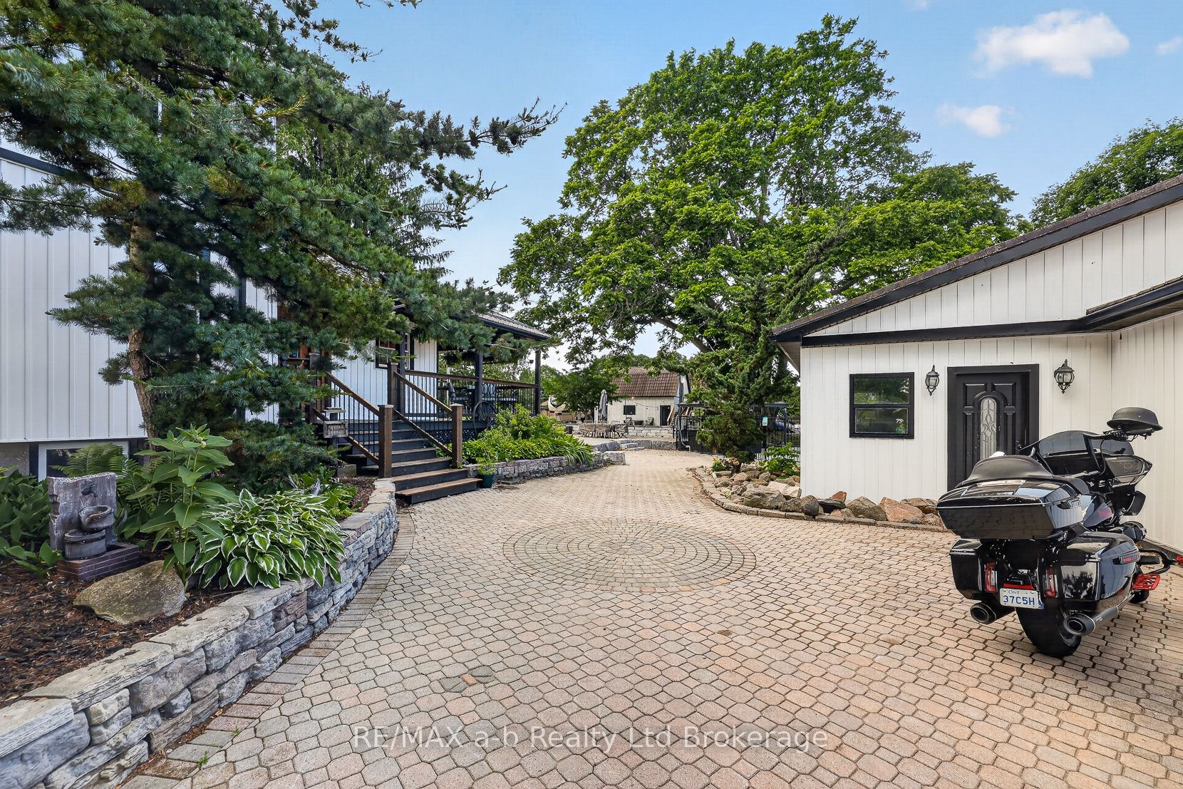 148 Dover Street Property Photo 3