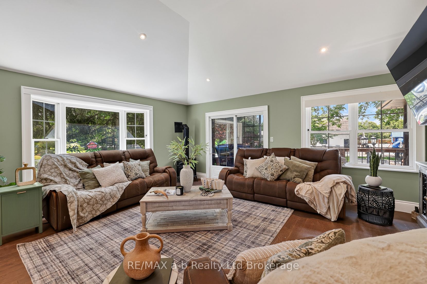 148 Dover Street Property Photo 22