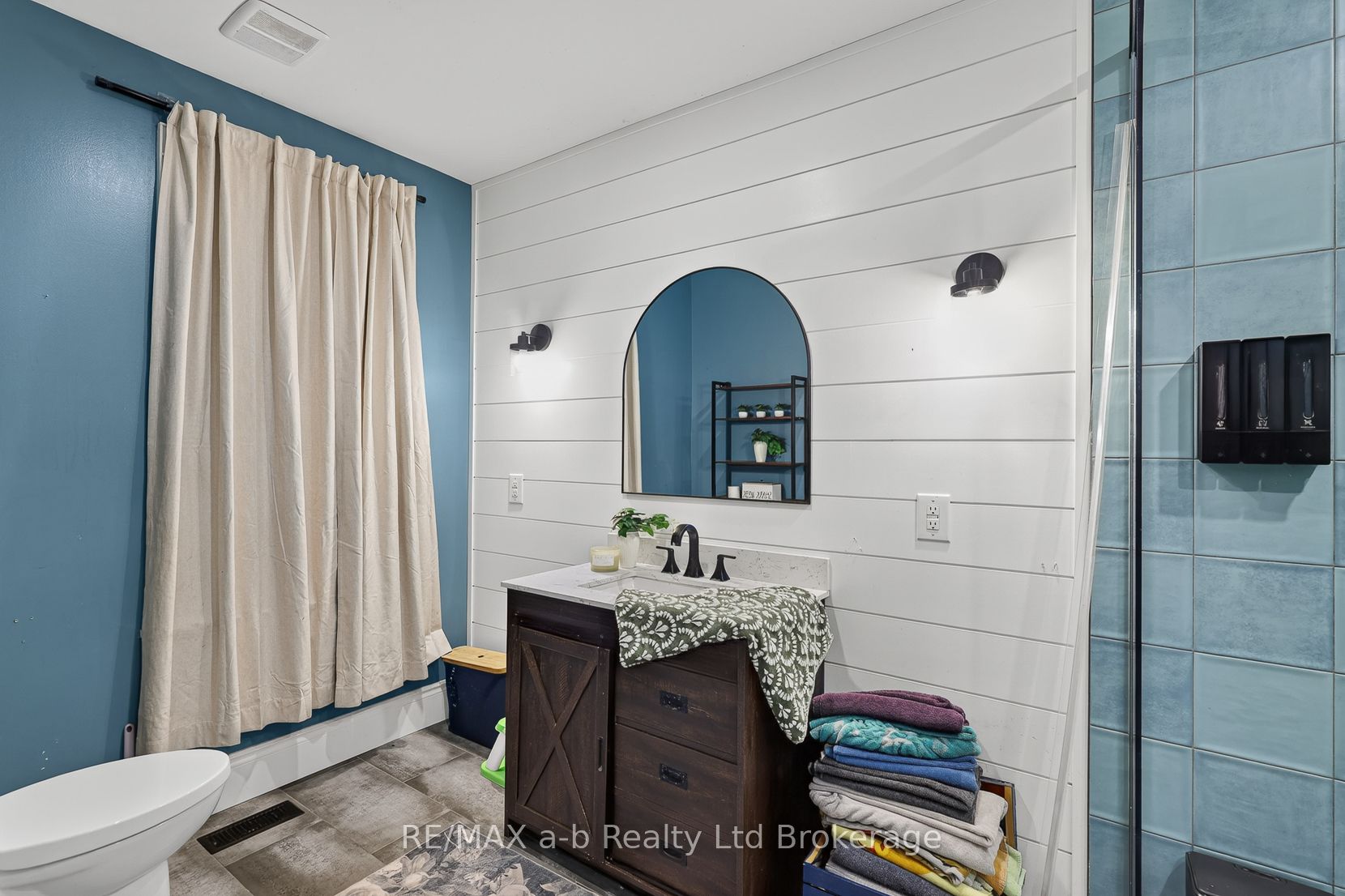 148 Dover Street Property Photo 34