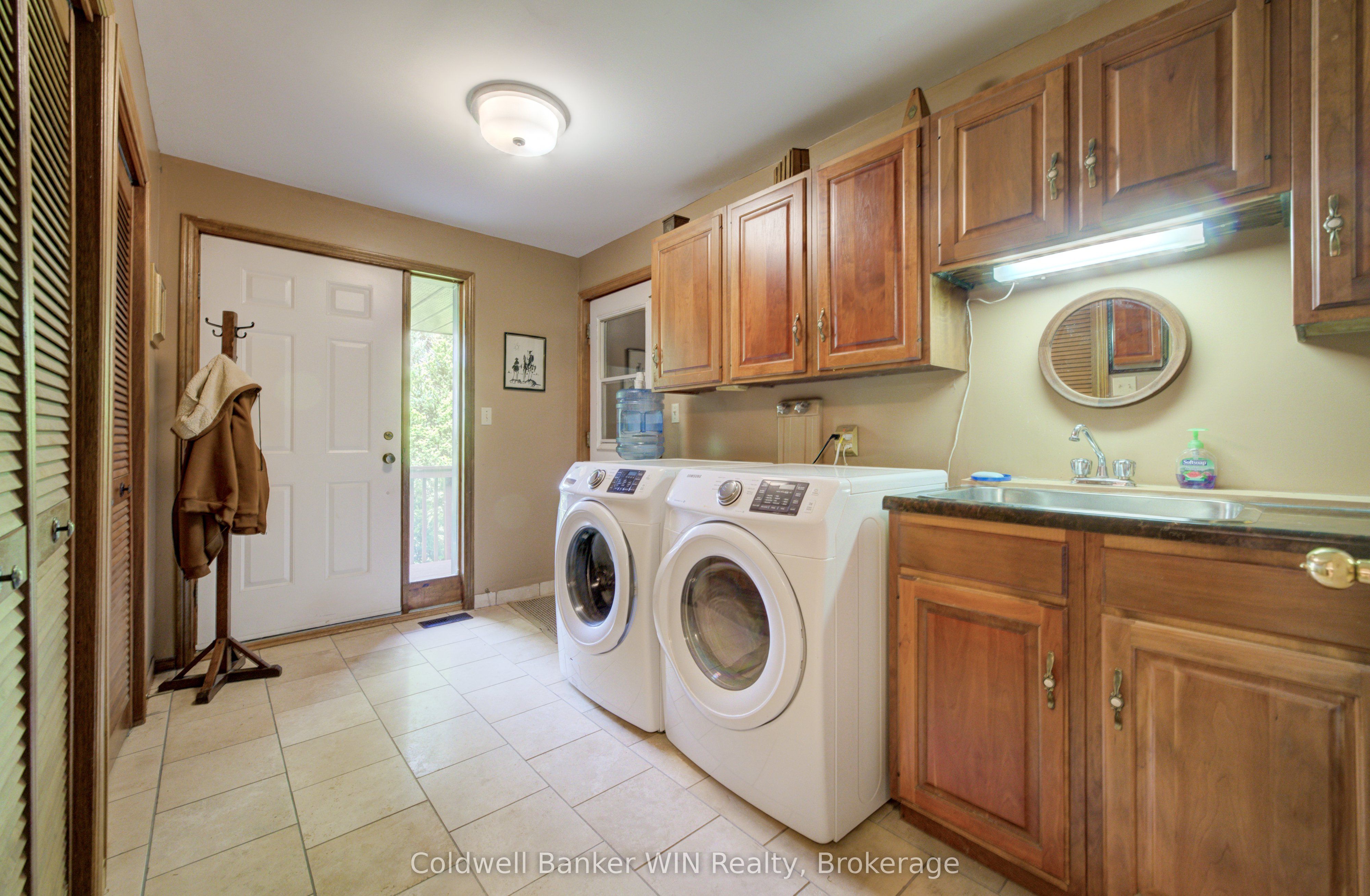 211269 Baseline Road Property Photo 4