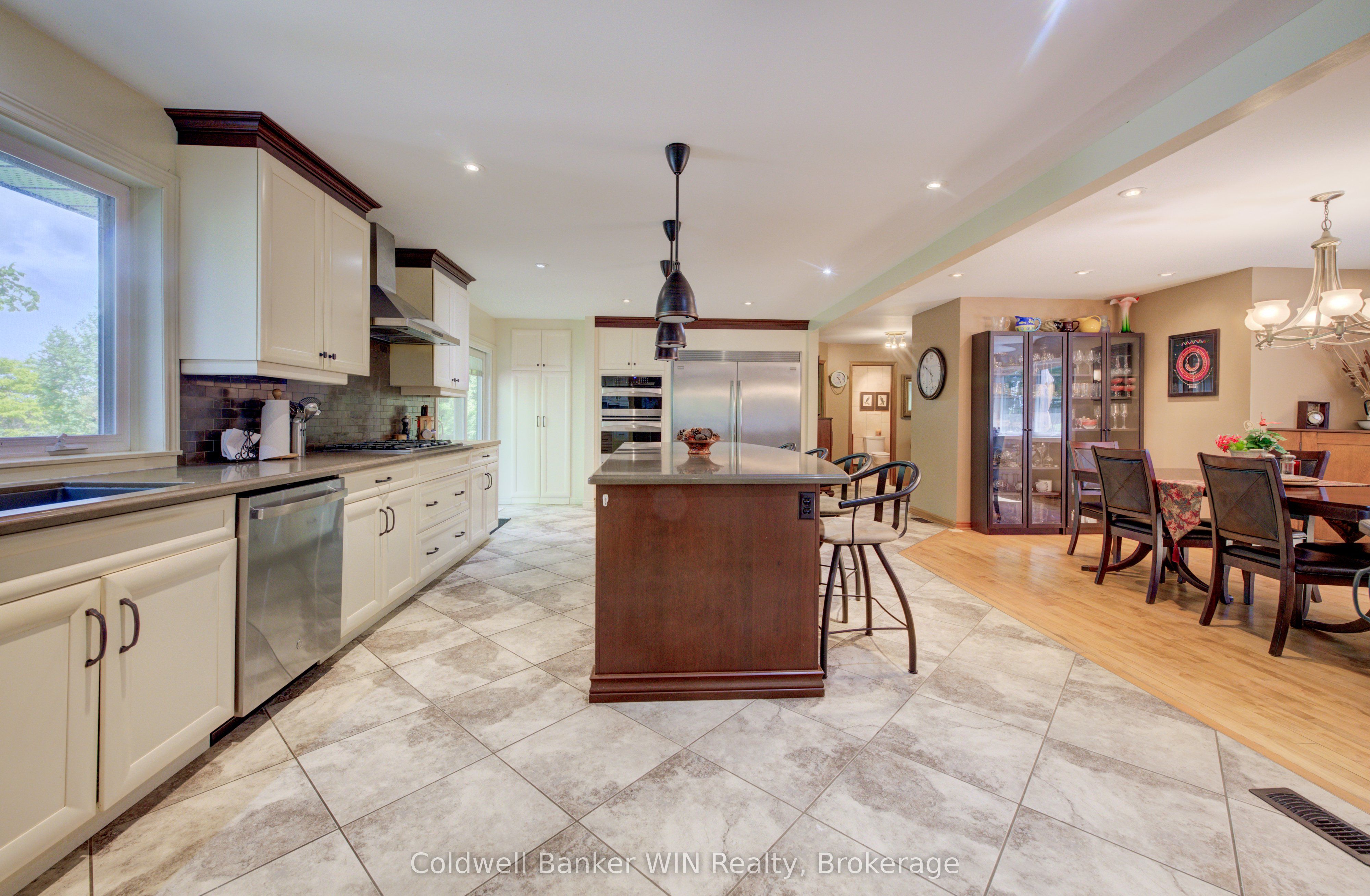 211269 Baseline Road Property Photo 9