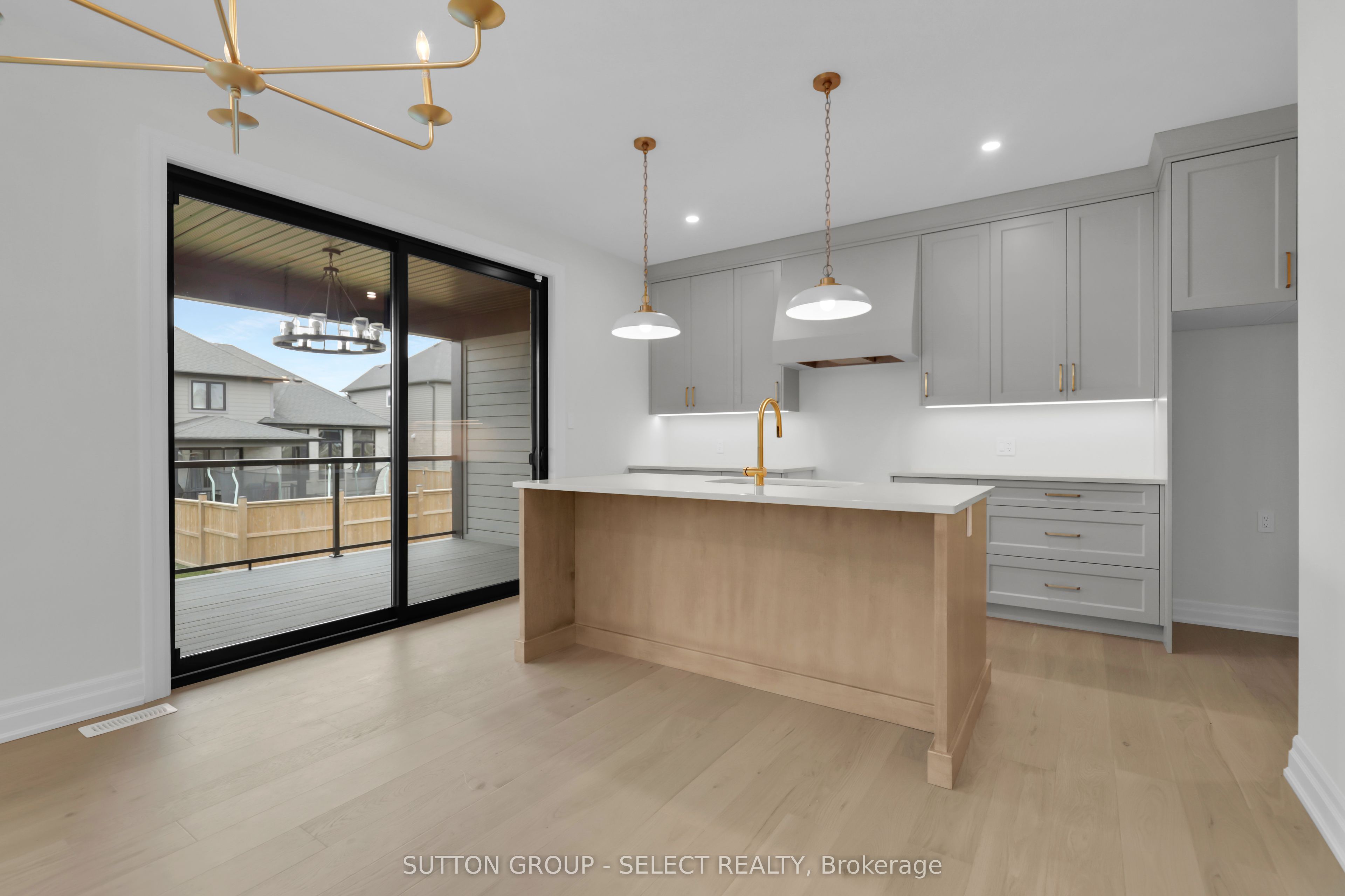 8 Purple Beech Street Property Photo 5