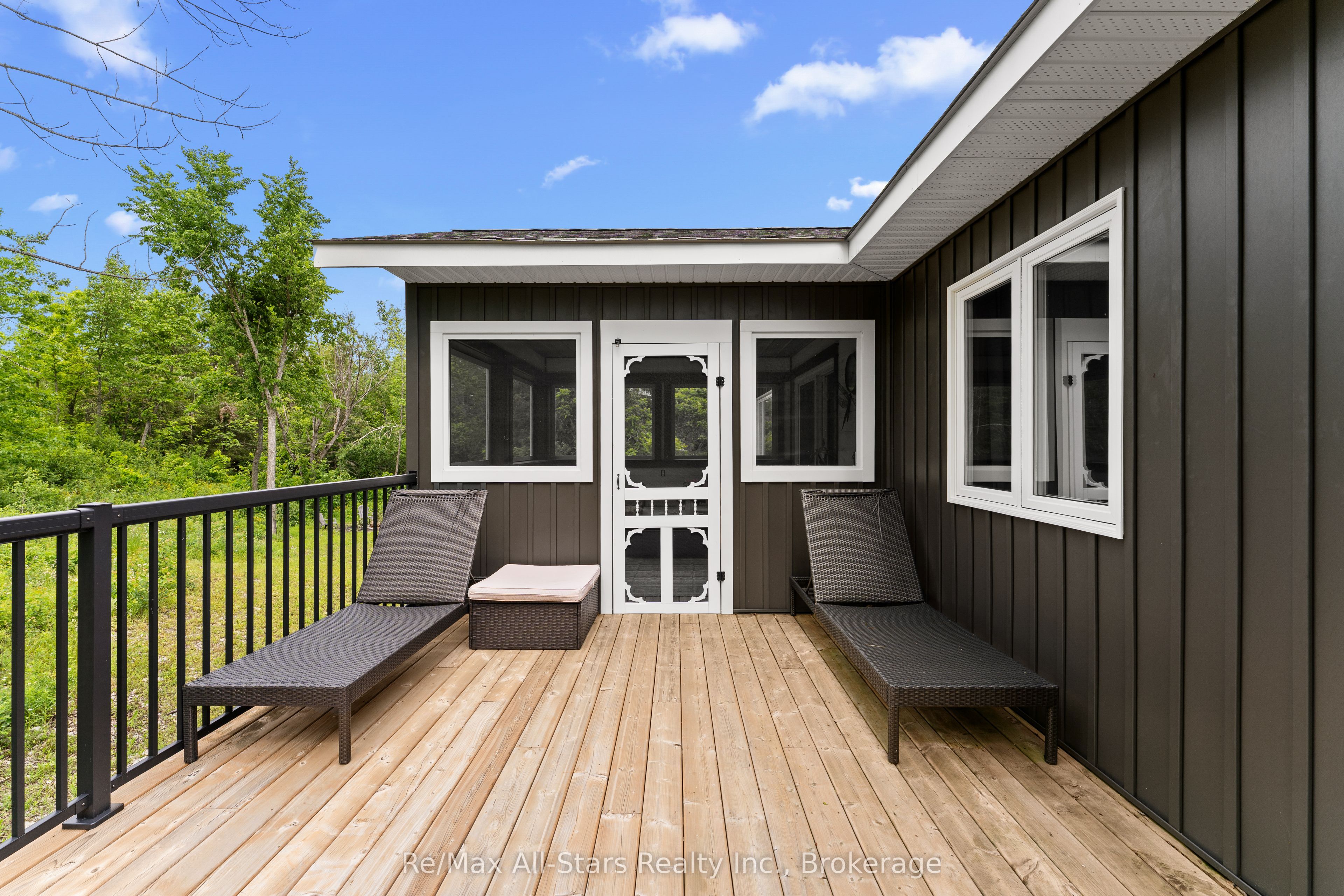 86 Ellwood Crescent Property Photo 33
