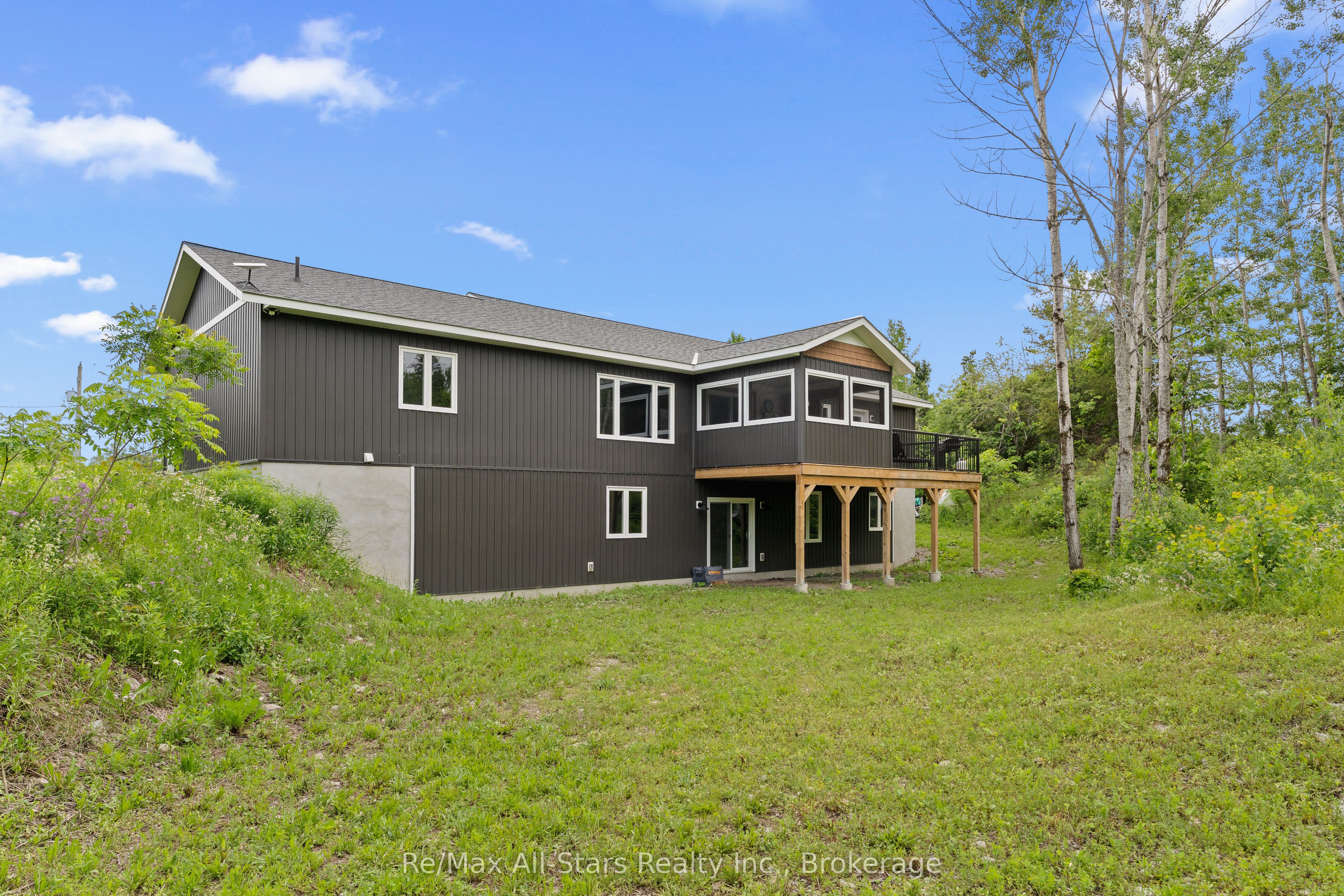 86 Ellwood Crescent Property Photo 39