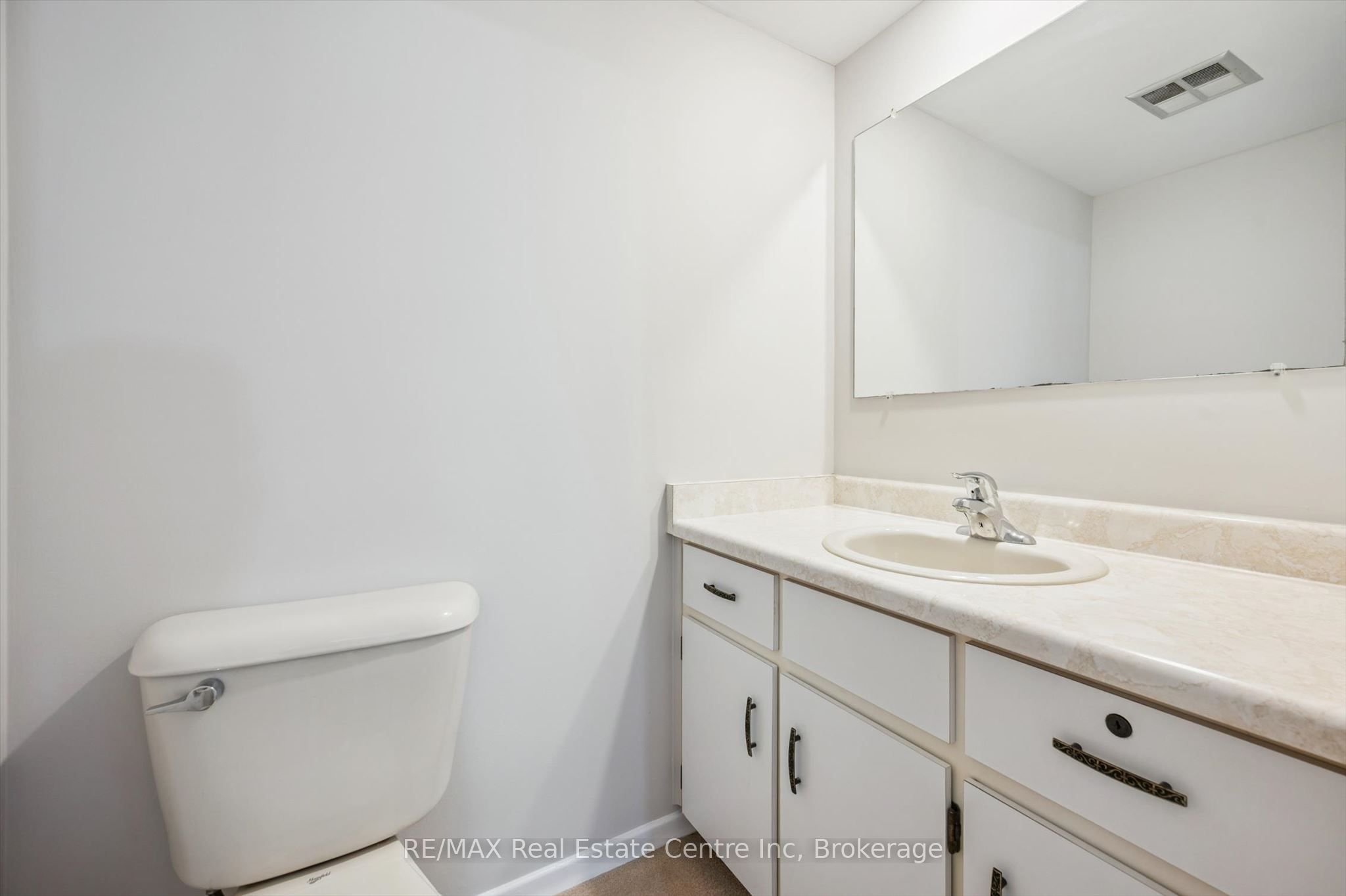 22 Marilyn Drive 201 Property Photo 14