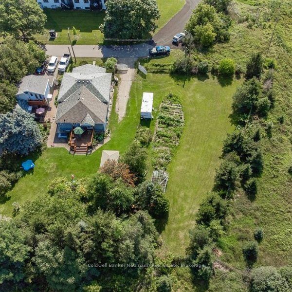 9 Eden Street Property Photo 3